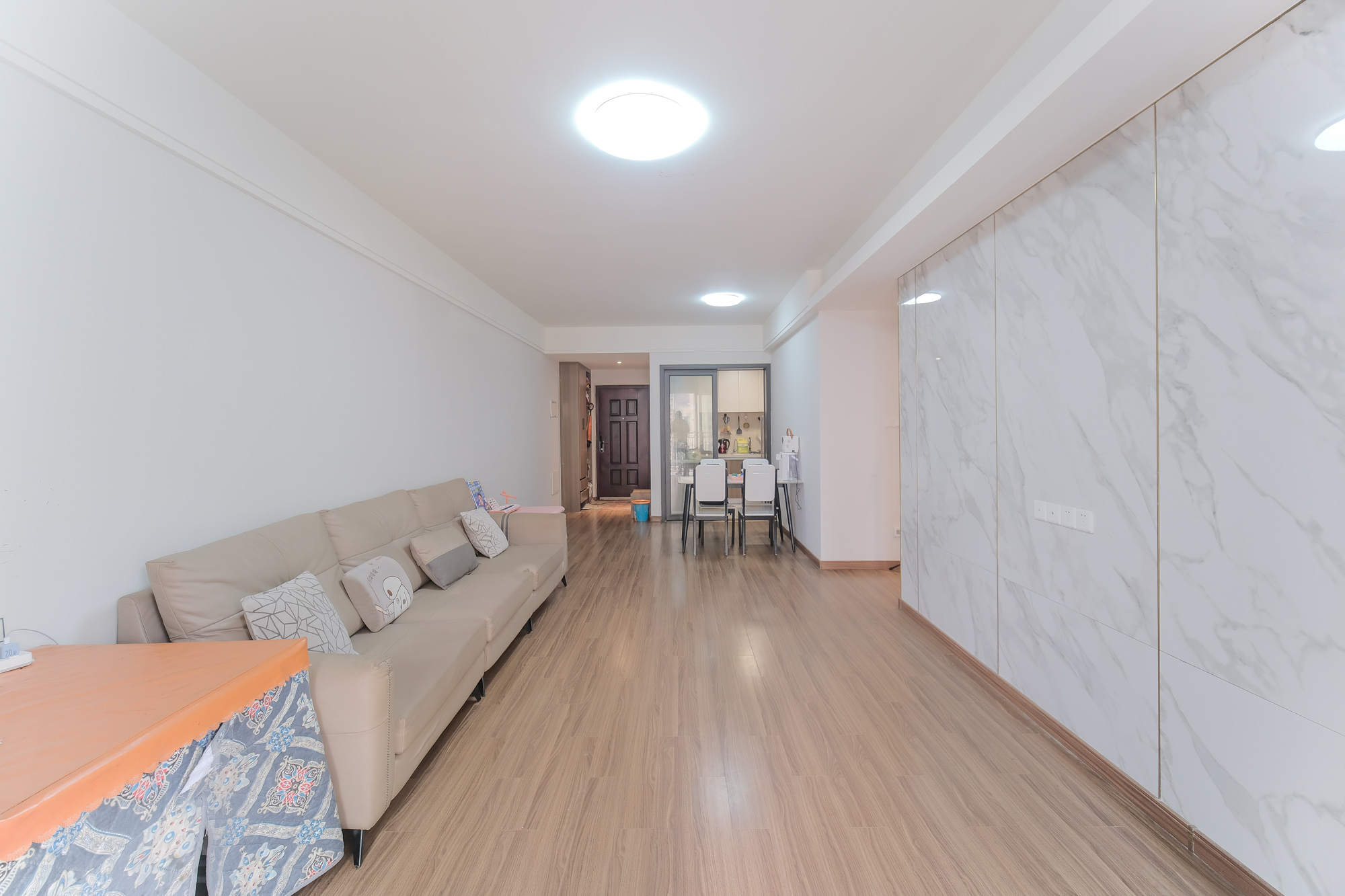 保利香槟国际 3室1厅2卫 78.0万 保利香槟国际 3室1厅2卫 78.0万客厅