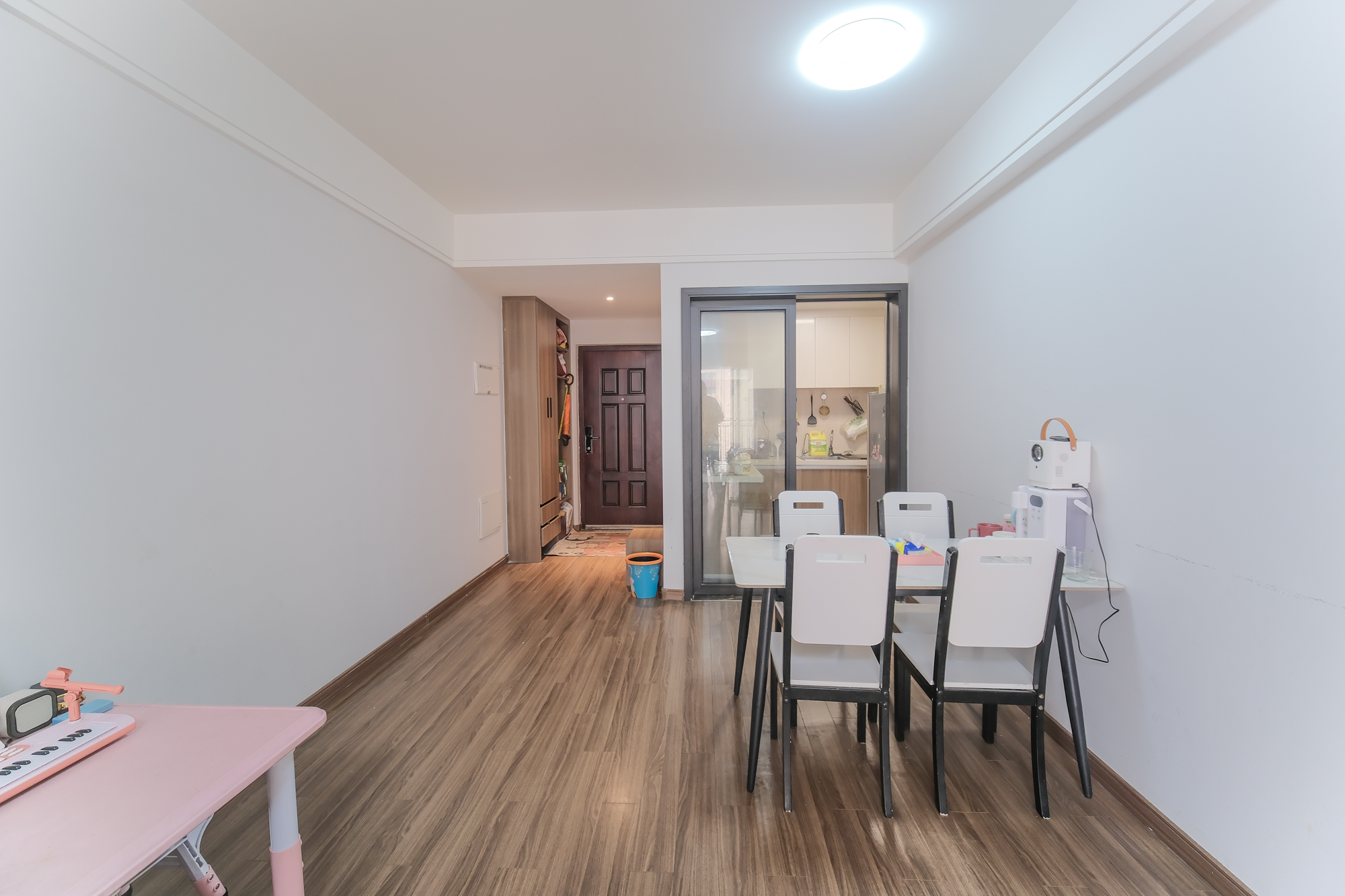 保利香槟国际 3室1厅2卫 78.0万 保利香槟国际 3室1厅2卫 78.0万客厅