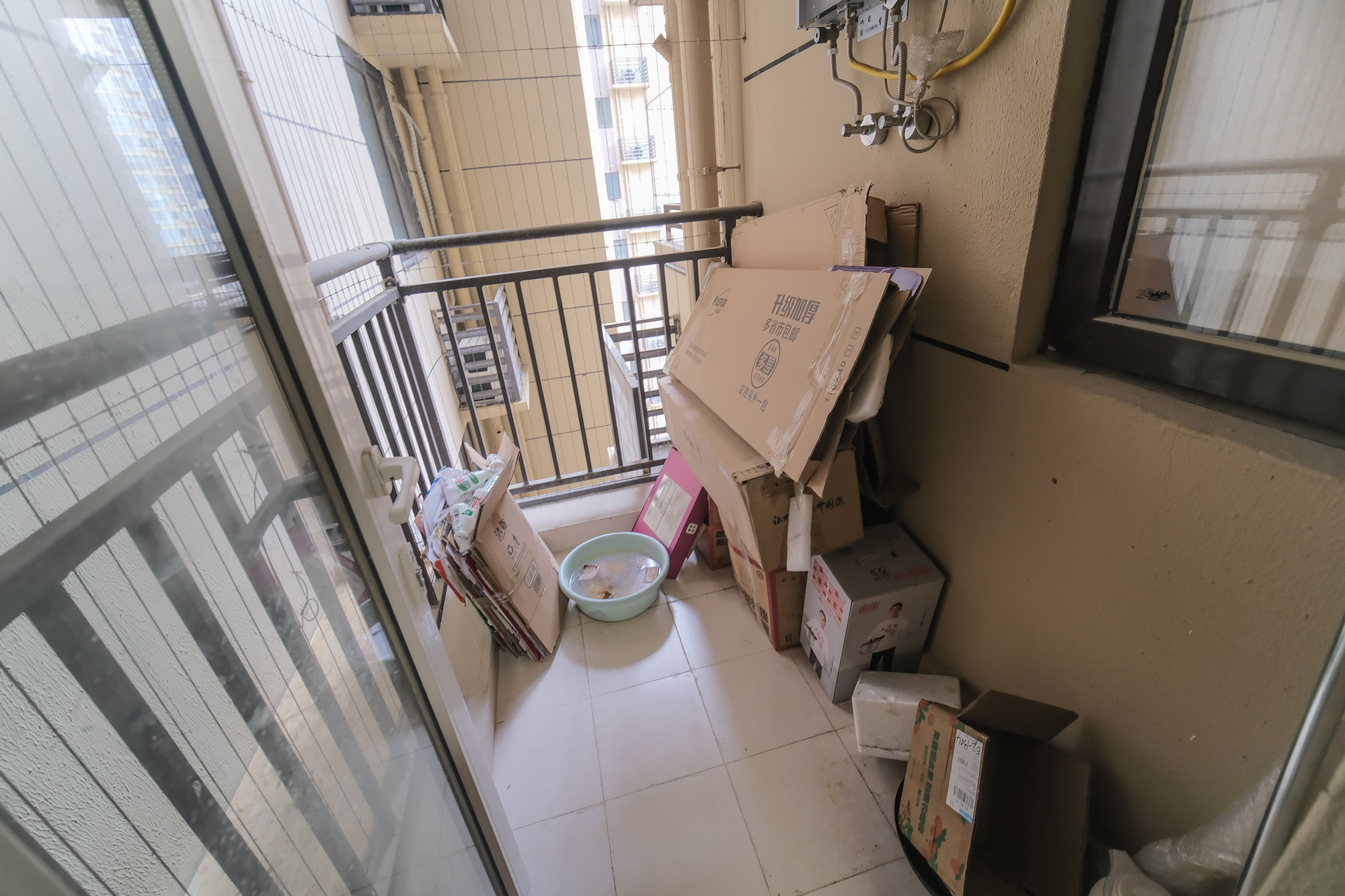 保利香槟国际 3室1厅2卫 78.0万 保利香槟国际 3室1厅2卫 78.0万阳台