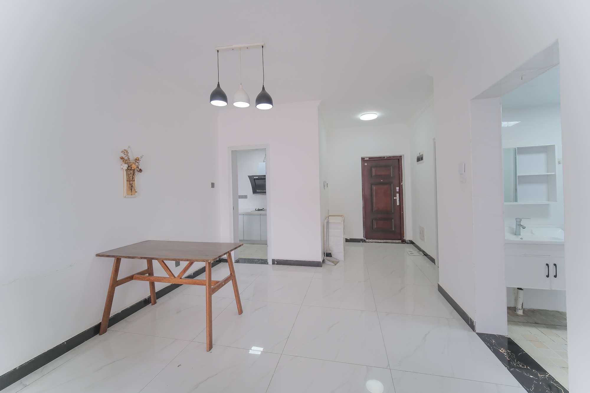 湖湘奥林匹克花园  3室2厅1卫    68.0万 湖湘奥林匹克花园  3室2厅1卫    68.0万客厅