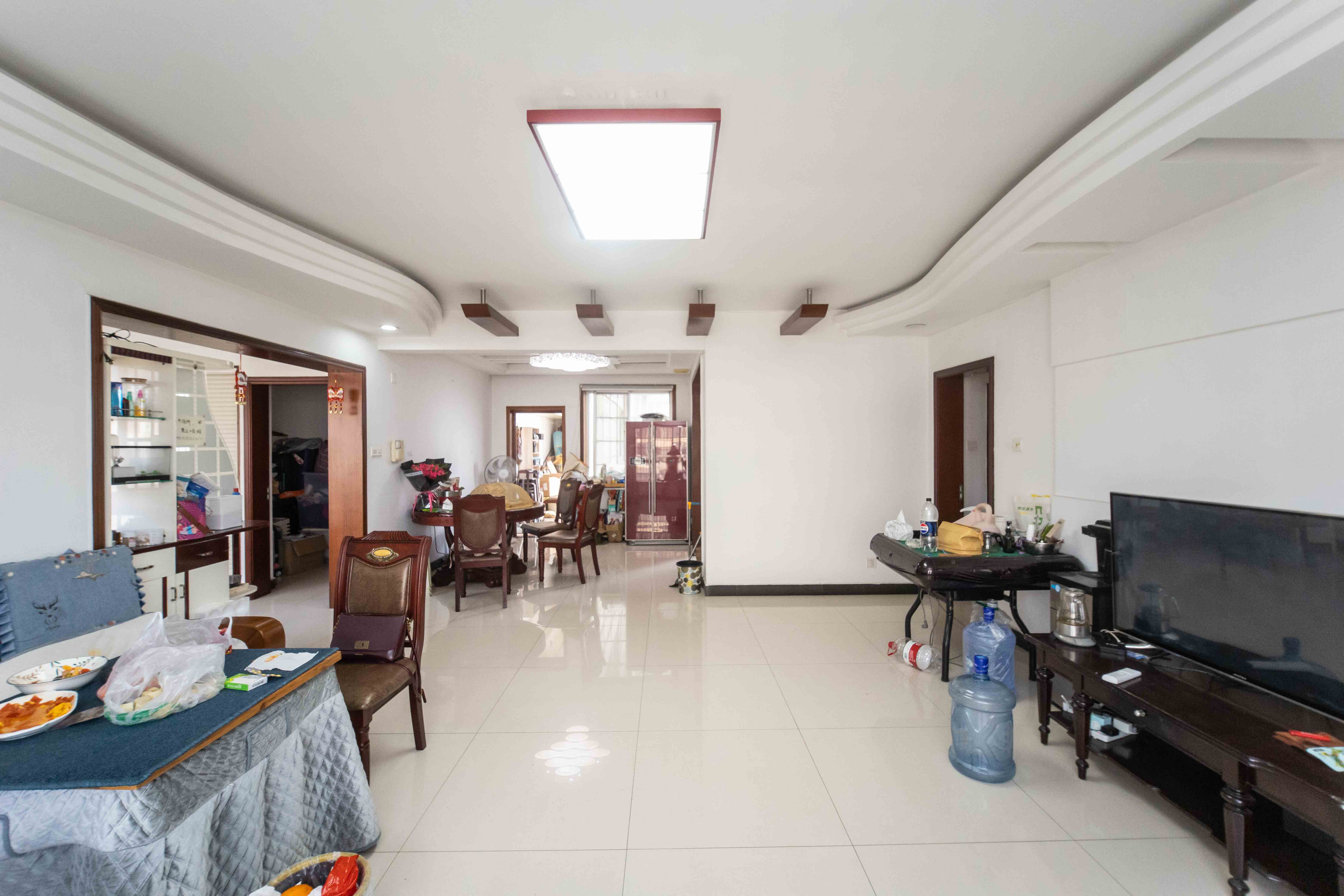 荷花园电信宿舍(天辰荷花苑) 4室2厅2卫 151.0万 荷花园电信宿舍(天辰荷花苑) 4室2厅2卫 151.0万客厅