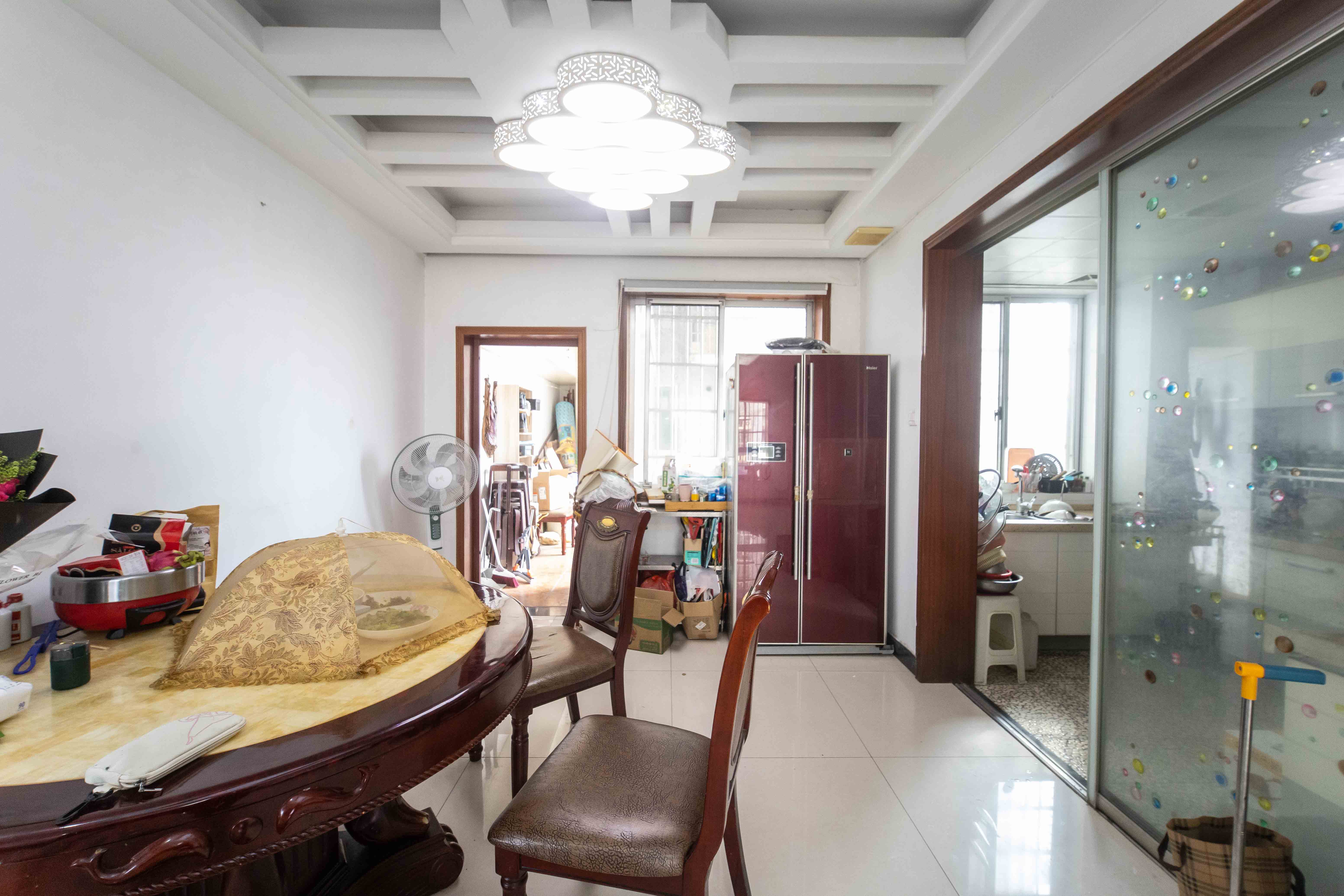 荷花园电信宿舍(天辰荷花苑) 4室2厅2卫 151.0万 荷花园电信宿舍(天辰荷花苑) 4室2厅2卫 151.0万客厅