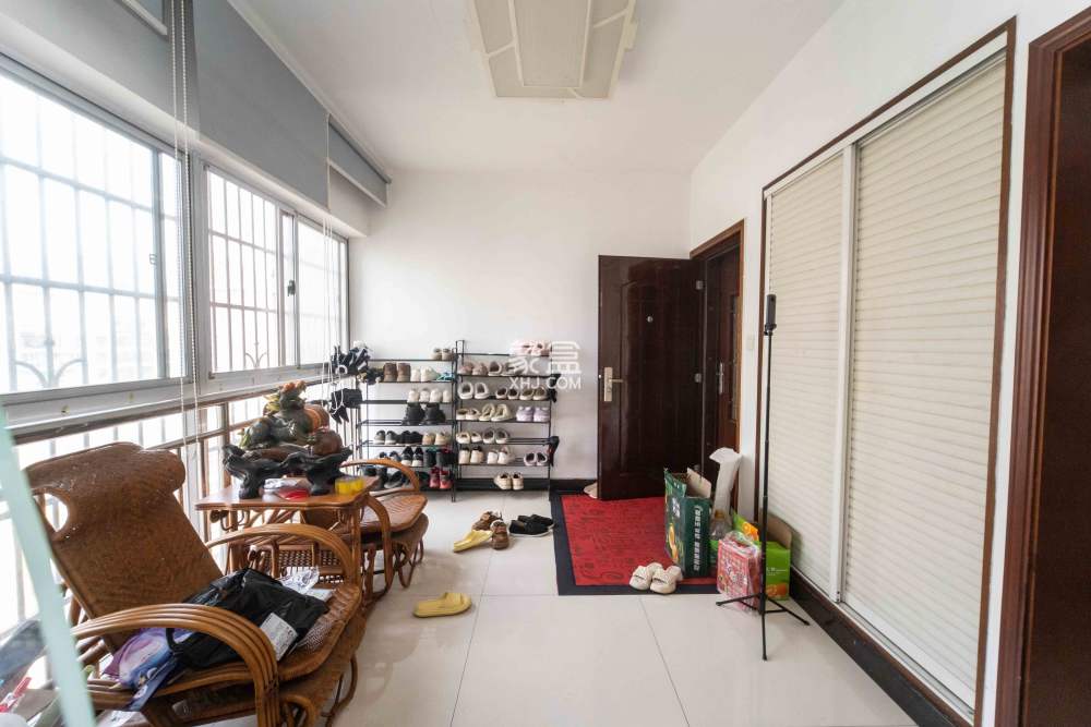 荷花園電信宿舍（天辰荷花苑）  4室2廳2衛(wèi)   165.00萬(wàn)