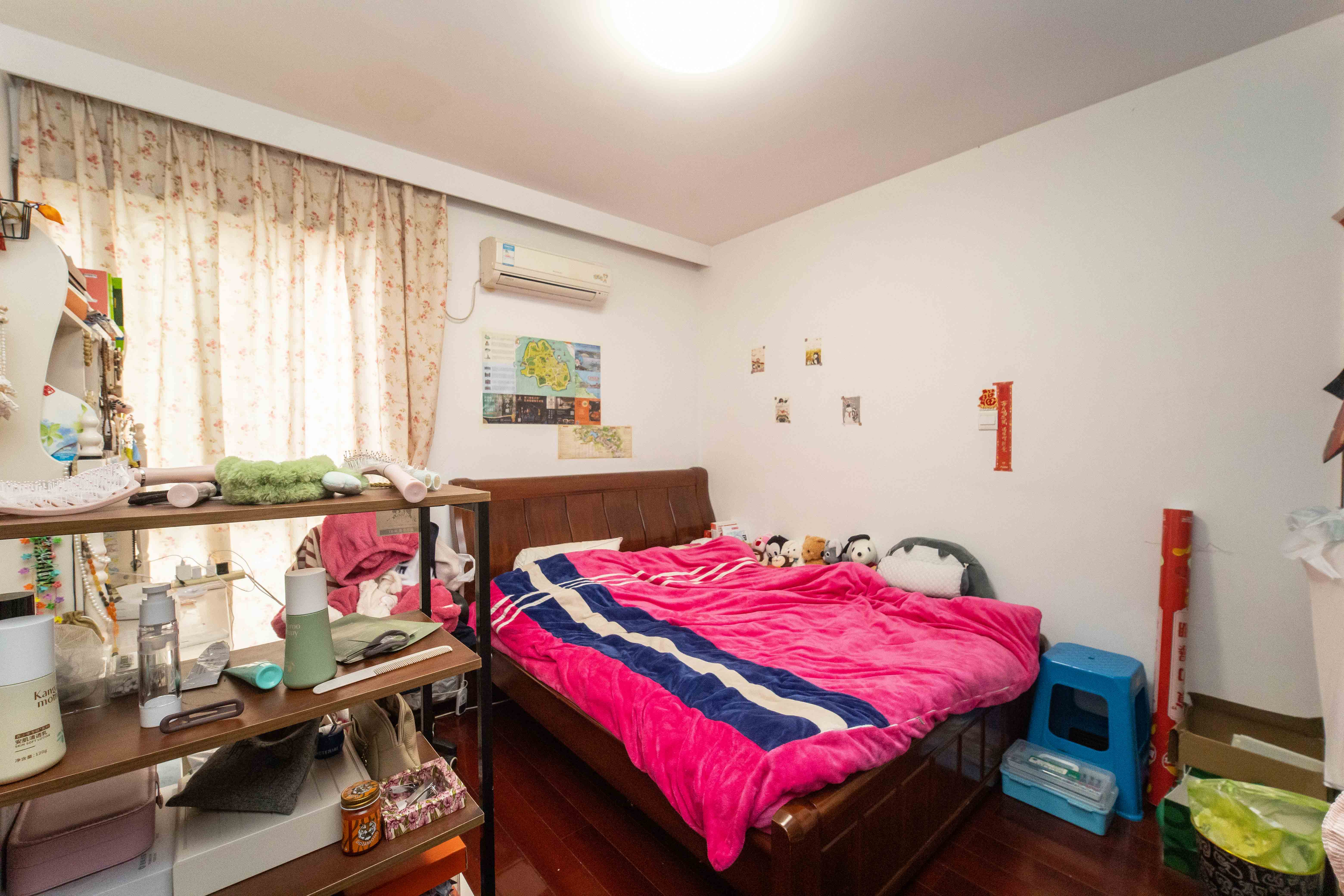 荷花园电信宿舍(天辰荷花苑) 4室2厅2卫 151.0万 荷花园电信宿舍(天辰荷花苑) 4室2厅2卫 151.0万卧室