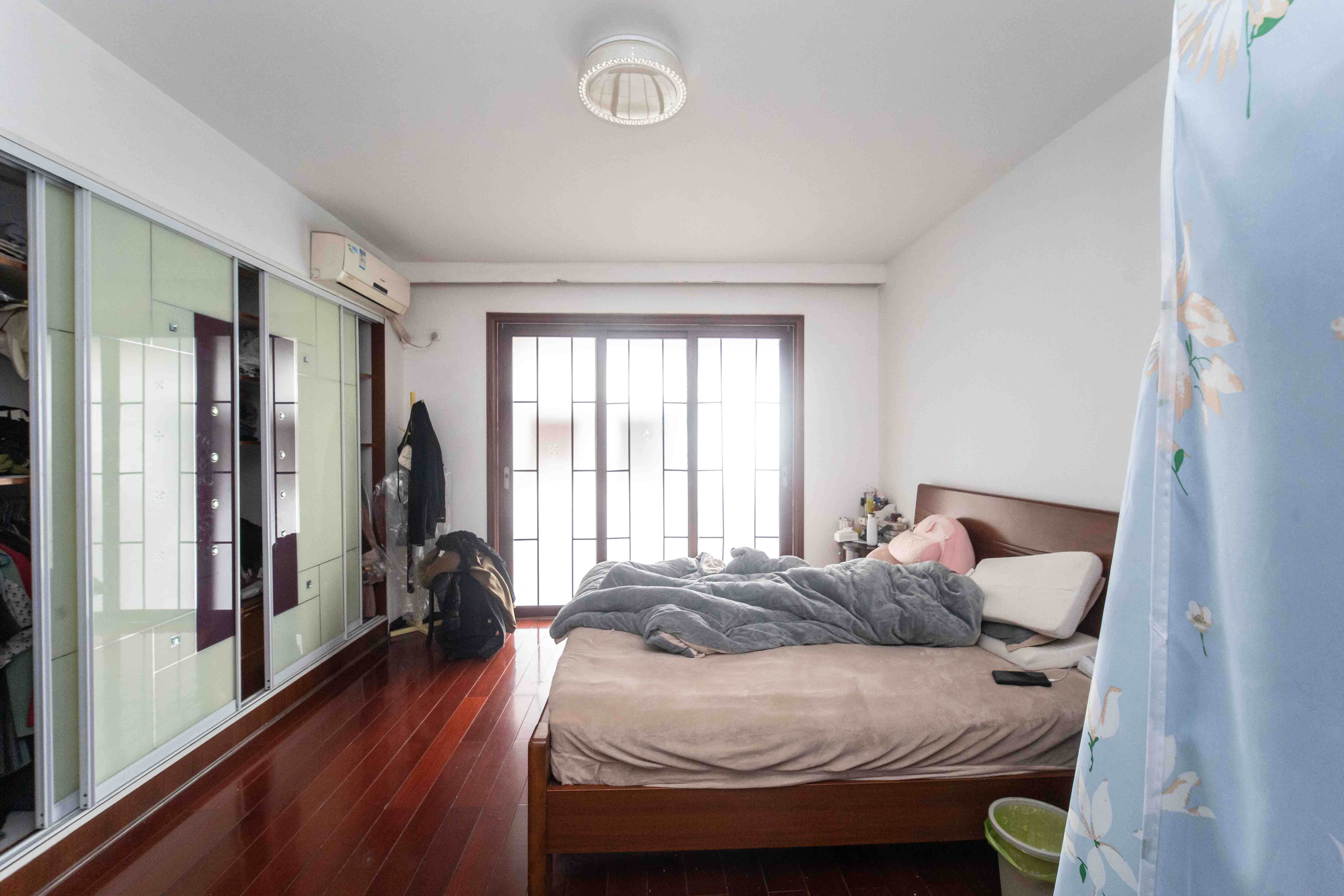 荷花园电信宿舍(天辰荷花苑) 4室2厅2卫 151.0万 荷花园电信宿舍(天辰荷花苑) 4室2厅2卫 151.0万卧室