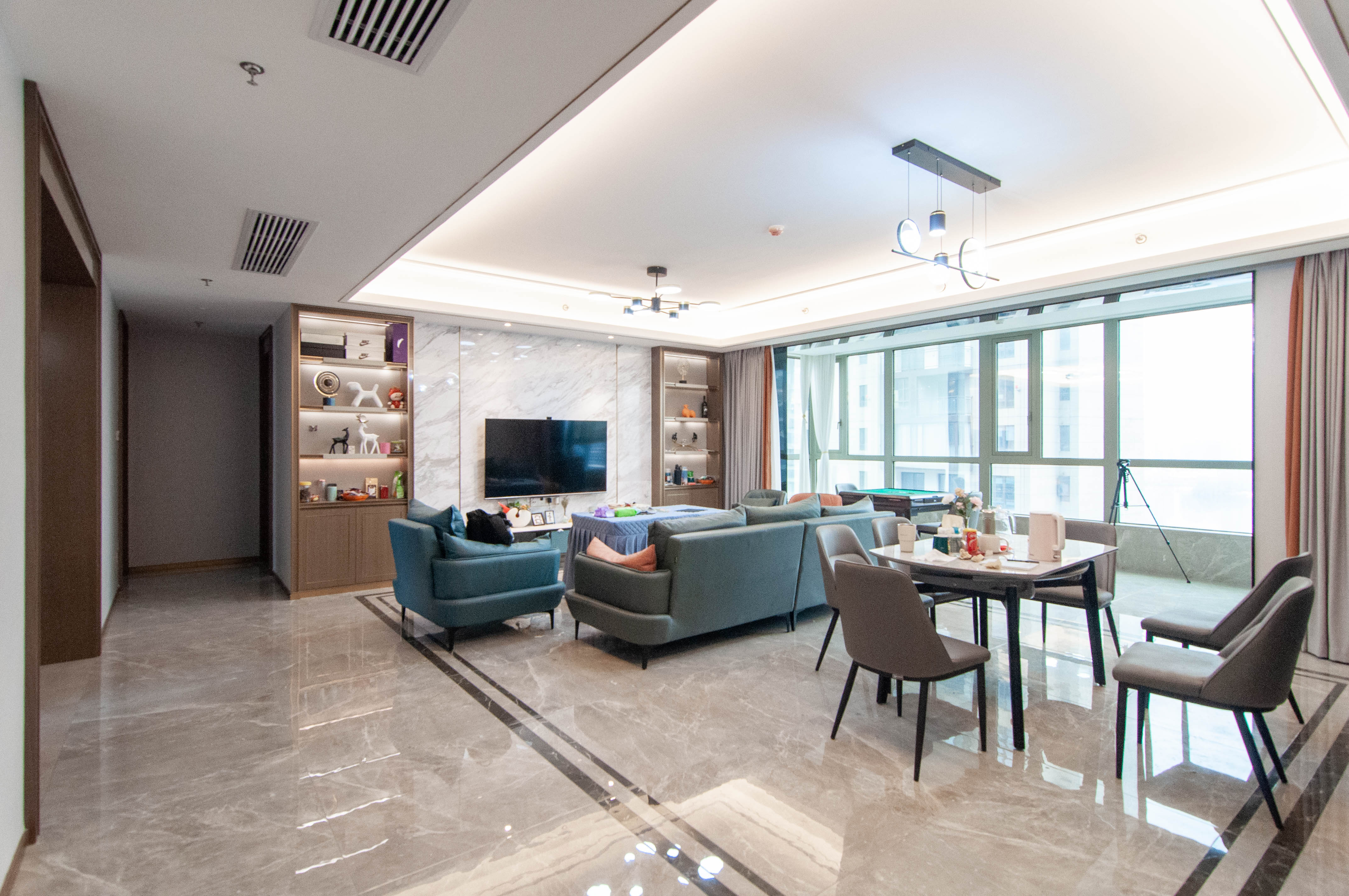 梅溪湖金茂湾  4室2厅2卫    339.0万 梅溪湖金茂湾  4室2厅2卫    339.0万客厅