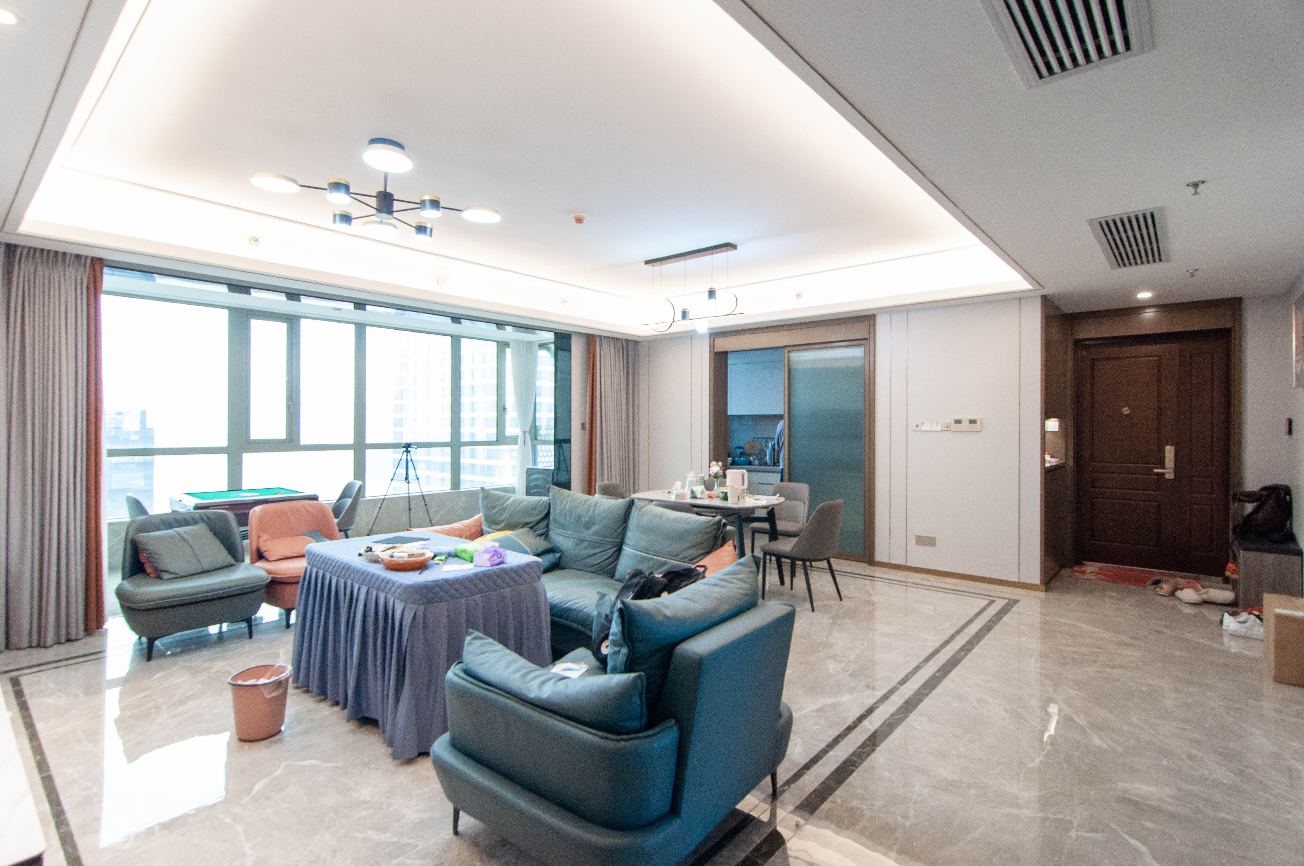 梅溪湖金茂湾  4室2厅2卫    339.0万 梅溪湖金茂湾  4室2厅2卫    339.0万客厅