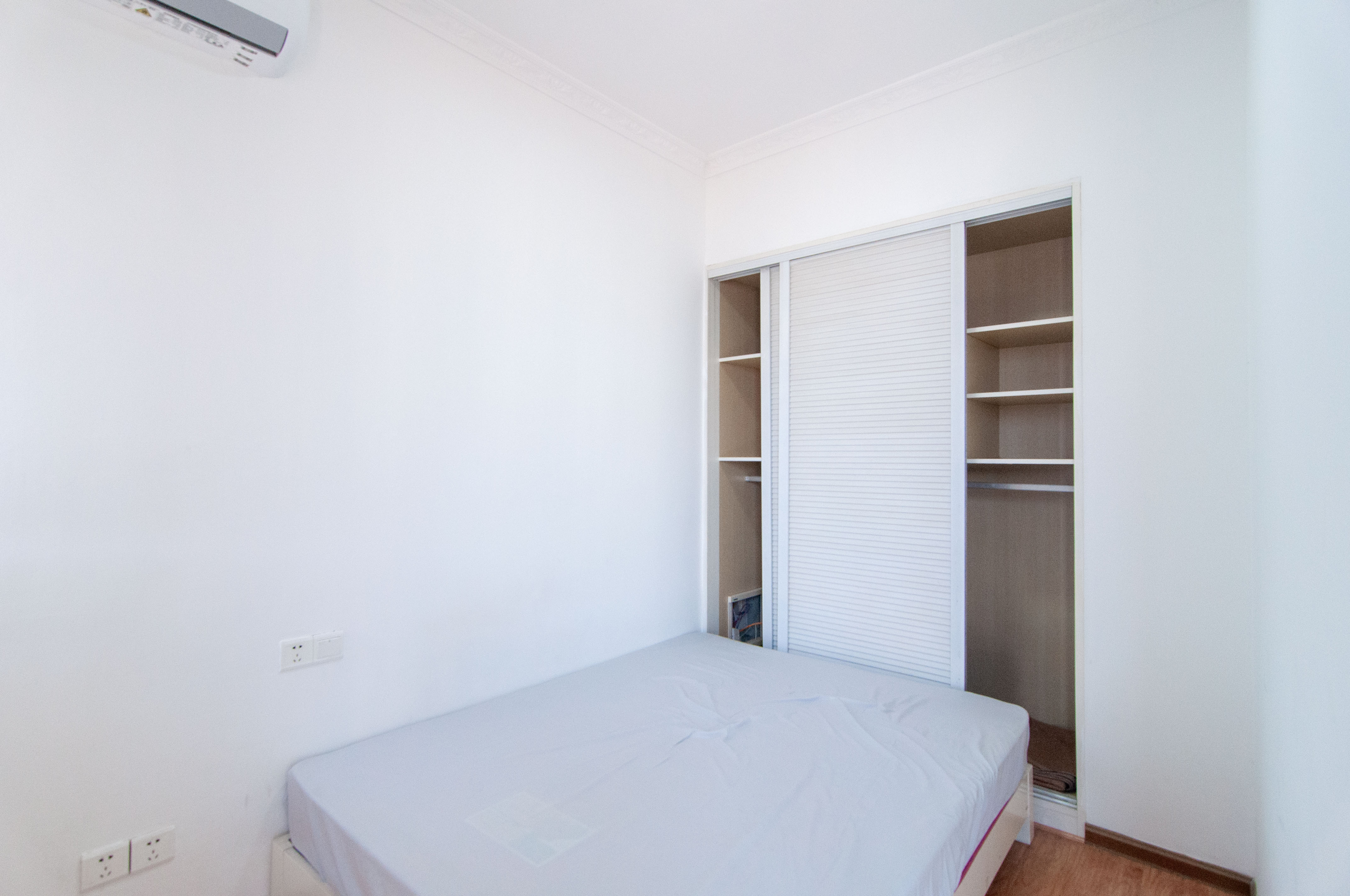 麓谷明珠 1室1厅1卫 30.0万 麓谷明珠 1室1厅1卫 30.0万其他