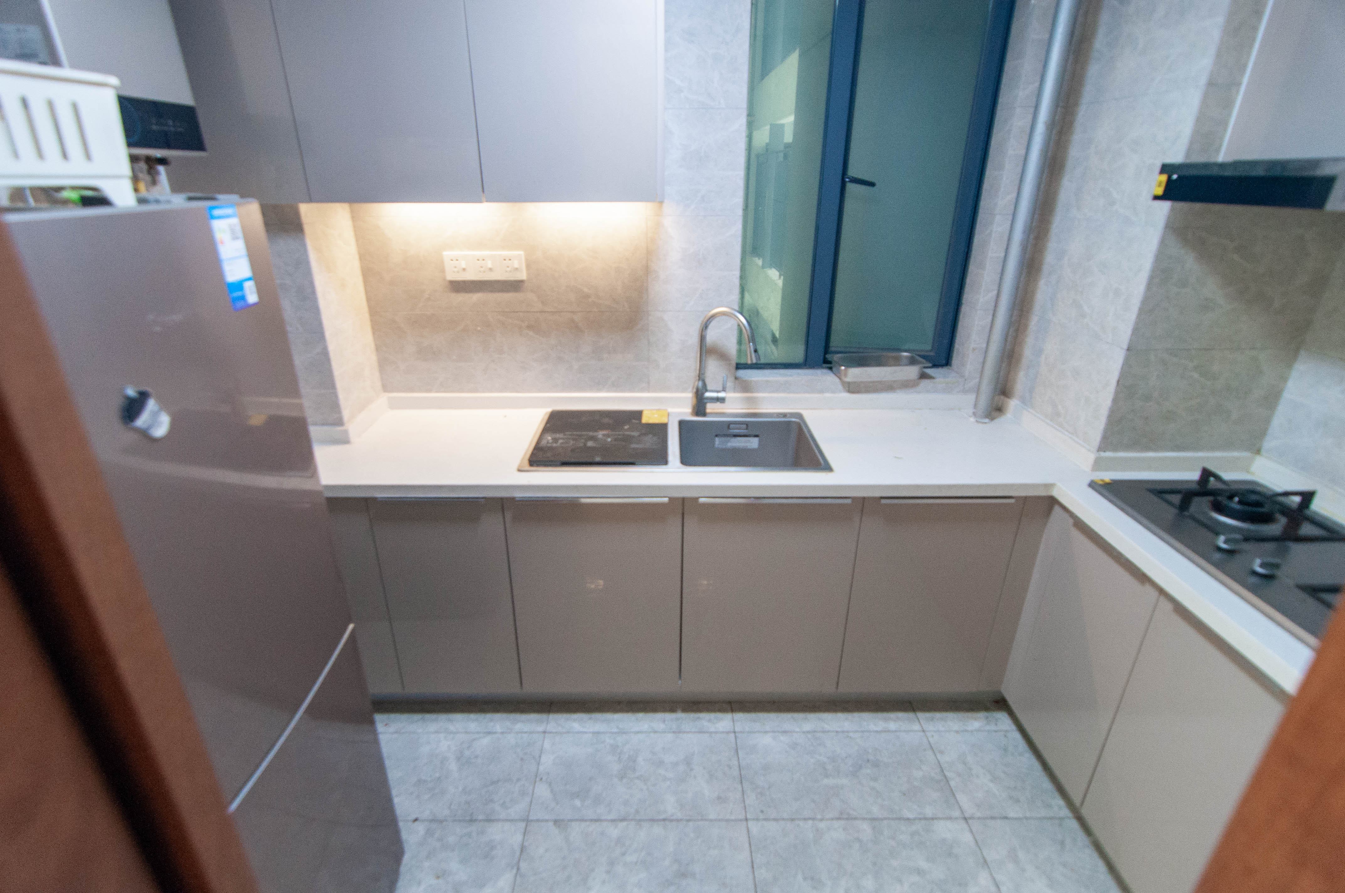 旭辉都会山 3室2厅2卫 168.0万 旭辉都会山 3室2厅2卫 168.0万厨房