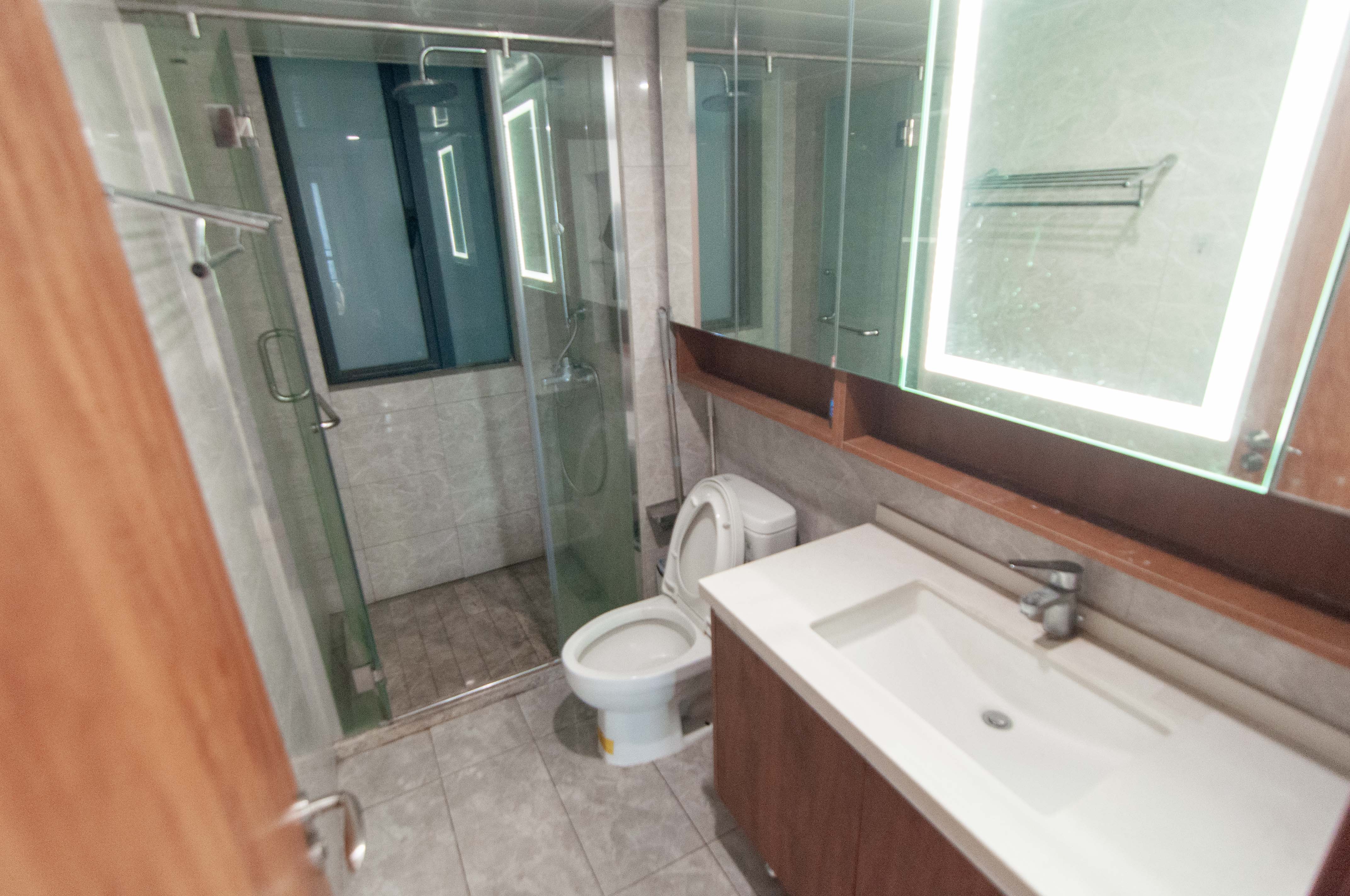 旭辉都会山 3室2厅2卫 168.0万 旭辉都会山 3室2厅2卫 168.0万卫生间