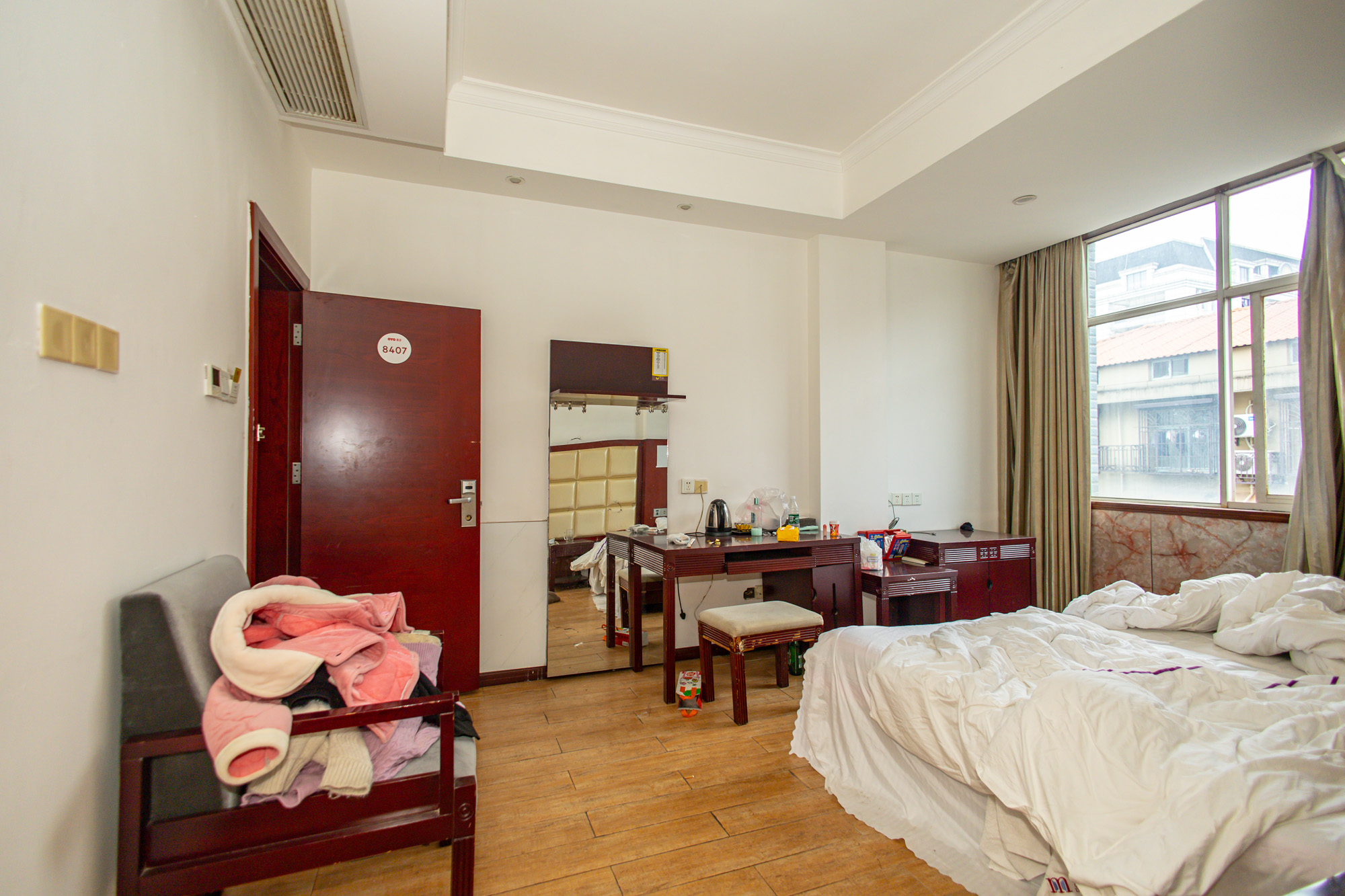 星沙四区  6室2厅2卫    160.0万 星沙四区  6室2厅2卫    160.0万客厅