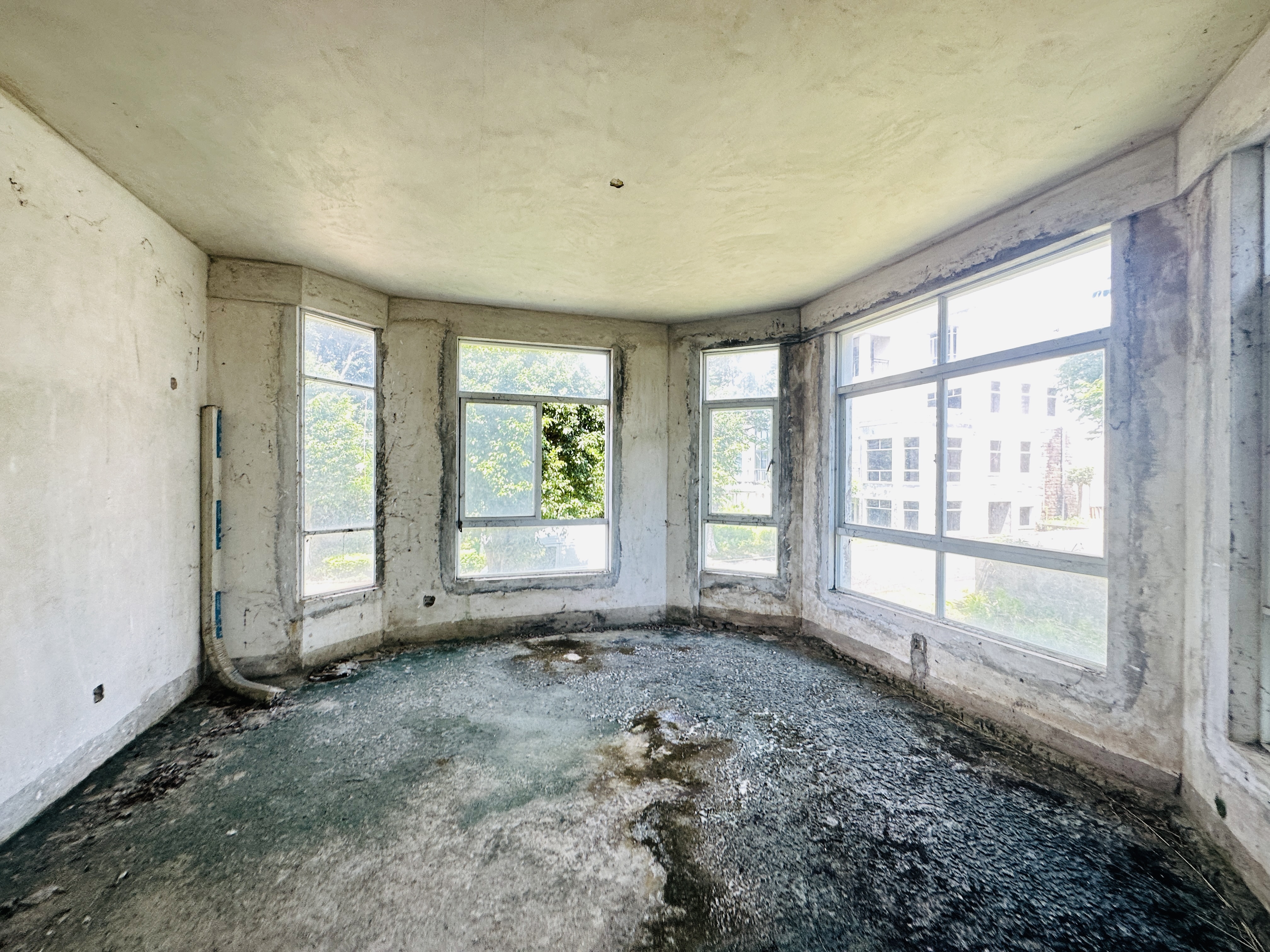 丹玺流泉 4室1厅4卫 840.0万 丹玺流泉 4室1厅4卫 840.0万客厅