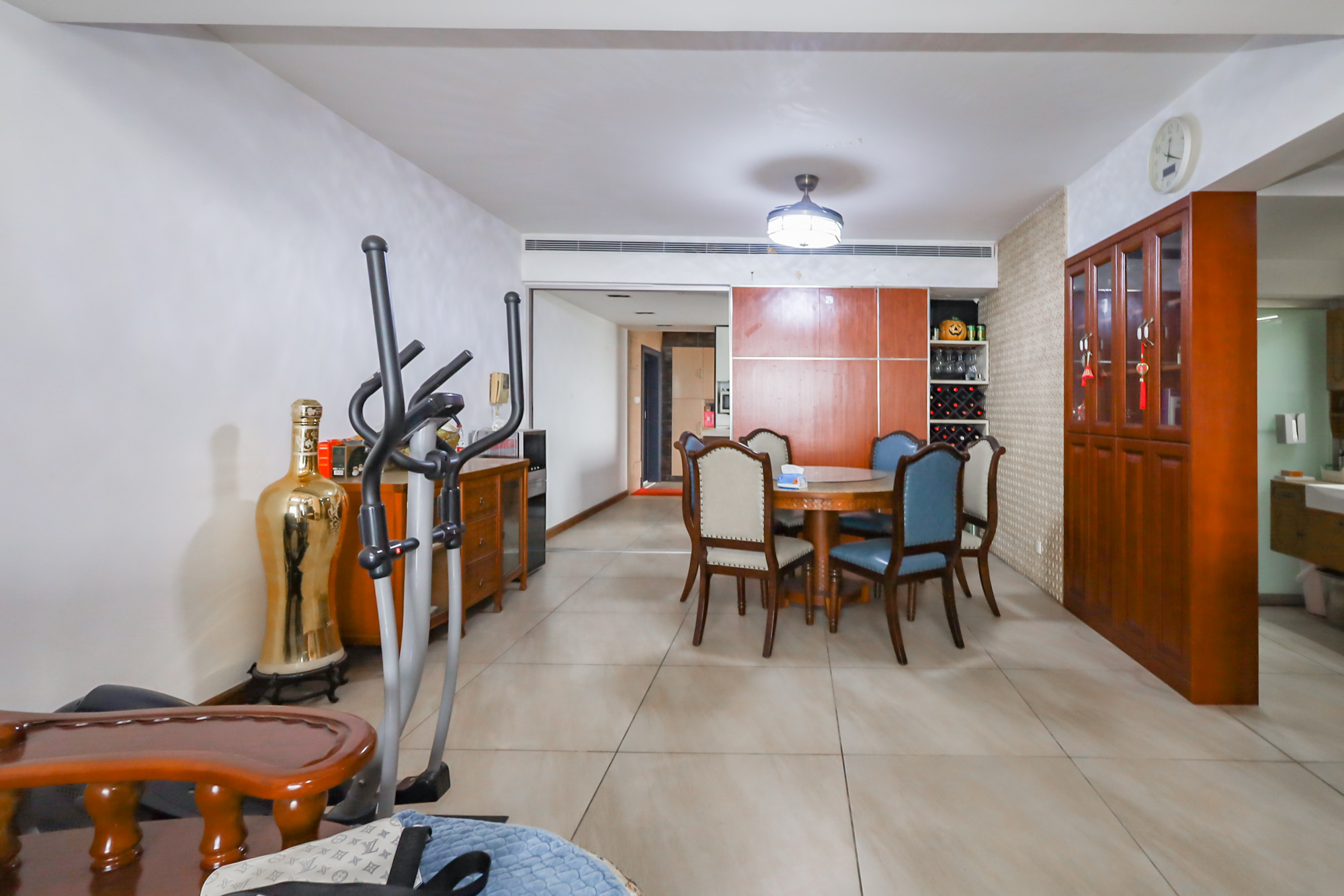 西湖丽景 6室3厅3卫 338.0万 西湖丽景 6室3厅3卫 338.0万其他