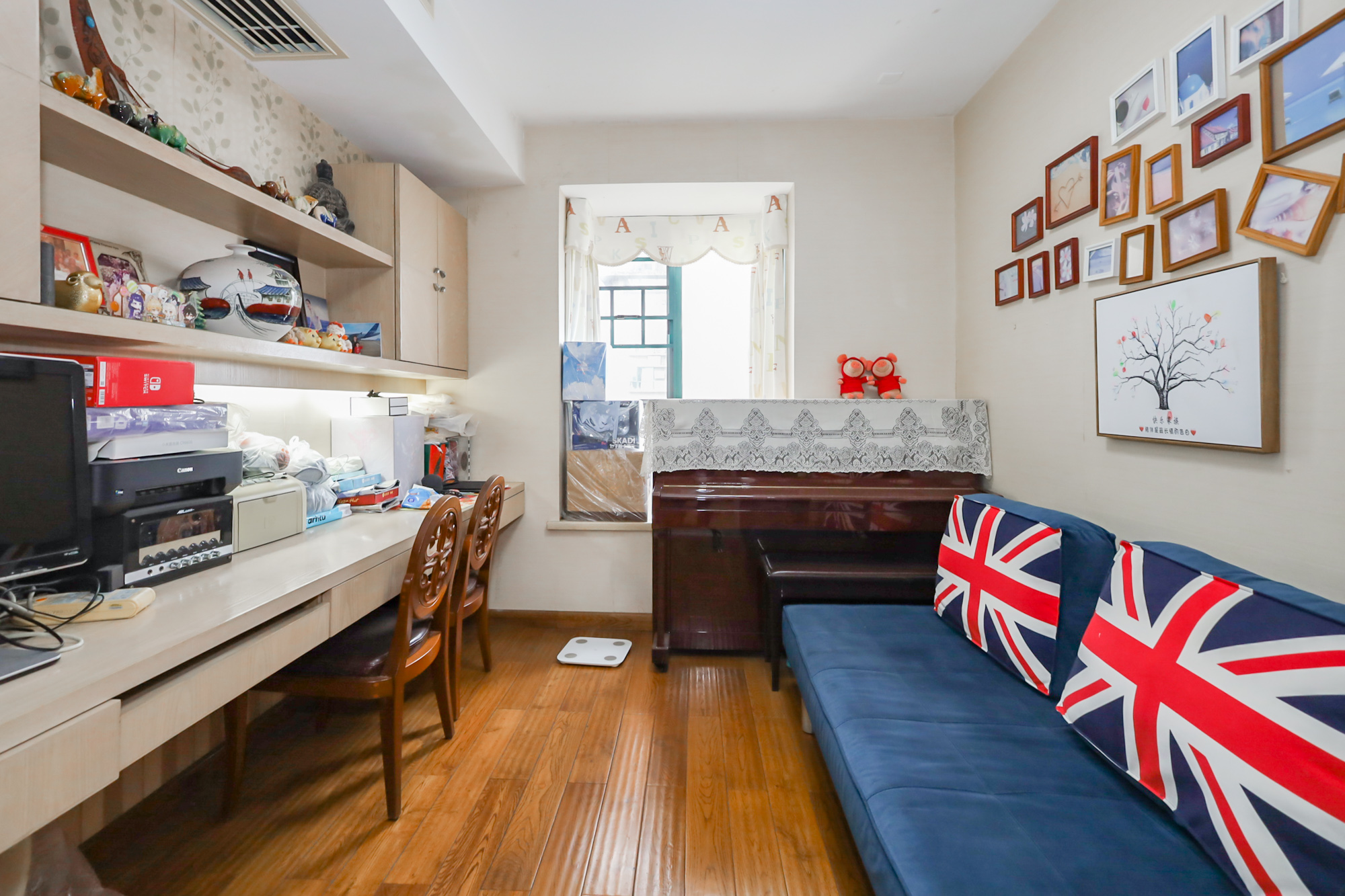 西湖丽景 6室3厅3卫 338.0万 西湖丽景 6室3厅3卫 338.0万卧室