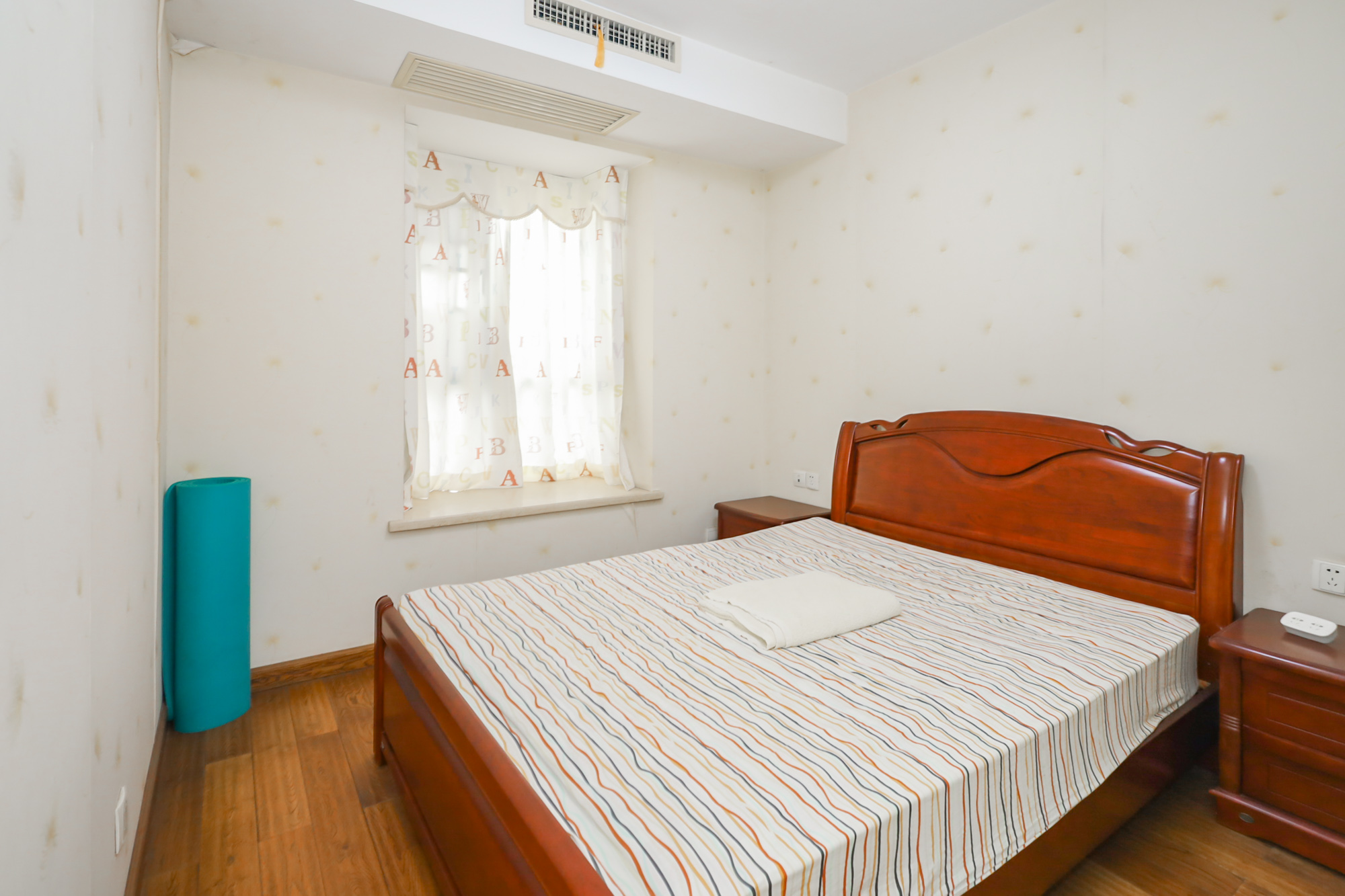 西湖丽景 6室3厅3卫 338.0万 西湖丽景 6室3厅3卫 338.0万卧室