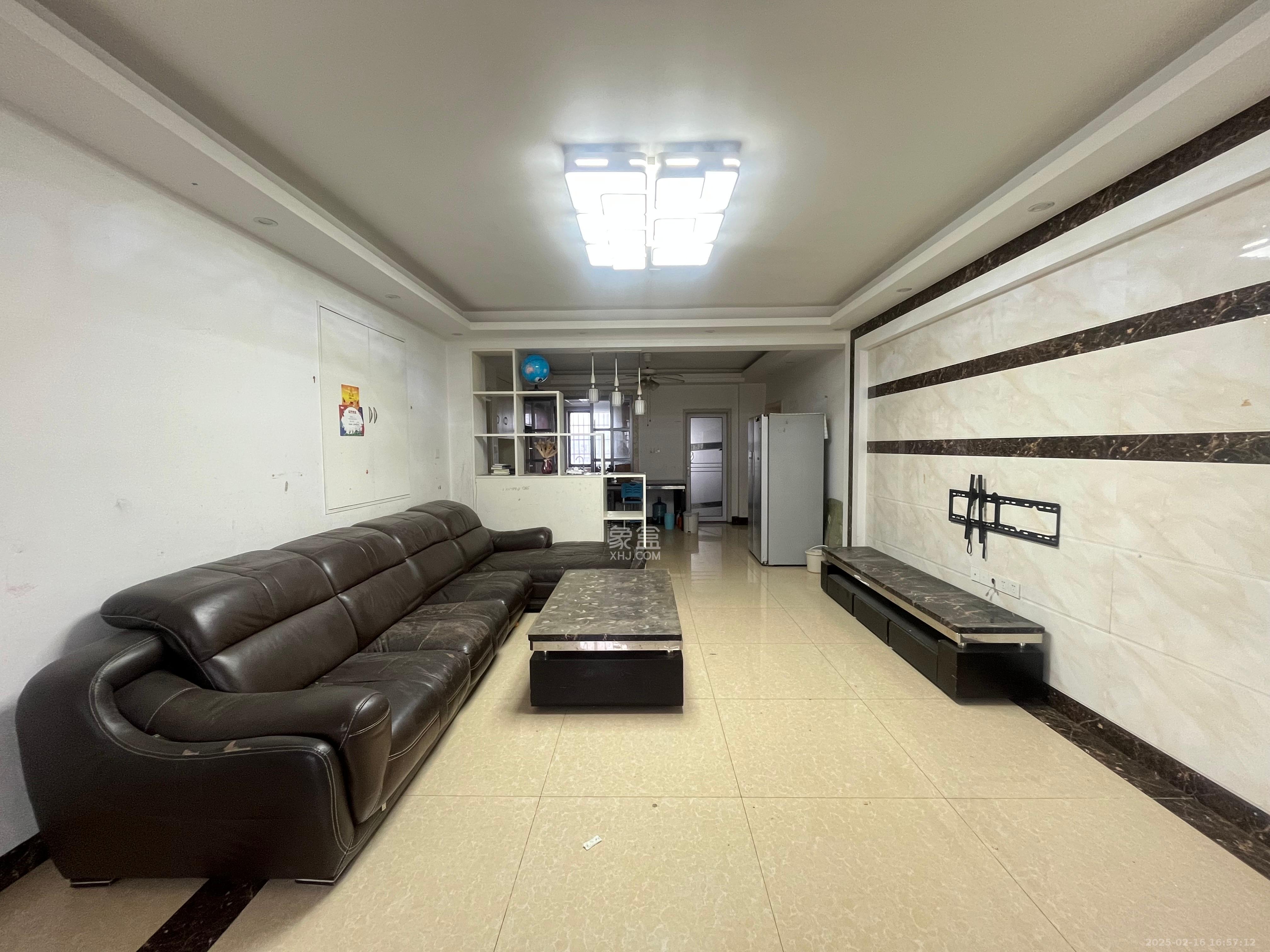 长房西城湾  4室2厅2卫    4000.0元/月 长房西城湾  4室2厅2卫    4000.0元/月