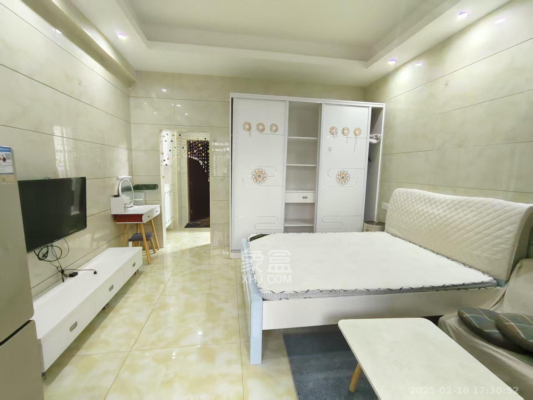 山水金庭  1室1厅1卫    900.0元/月 山水金庭  1室1厅1卫    900.0元/月