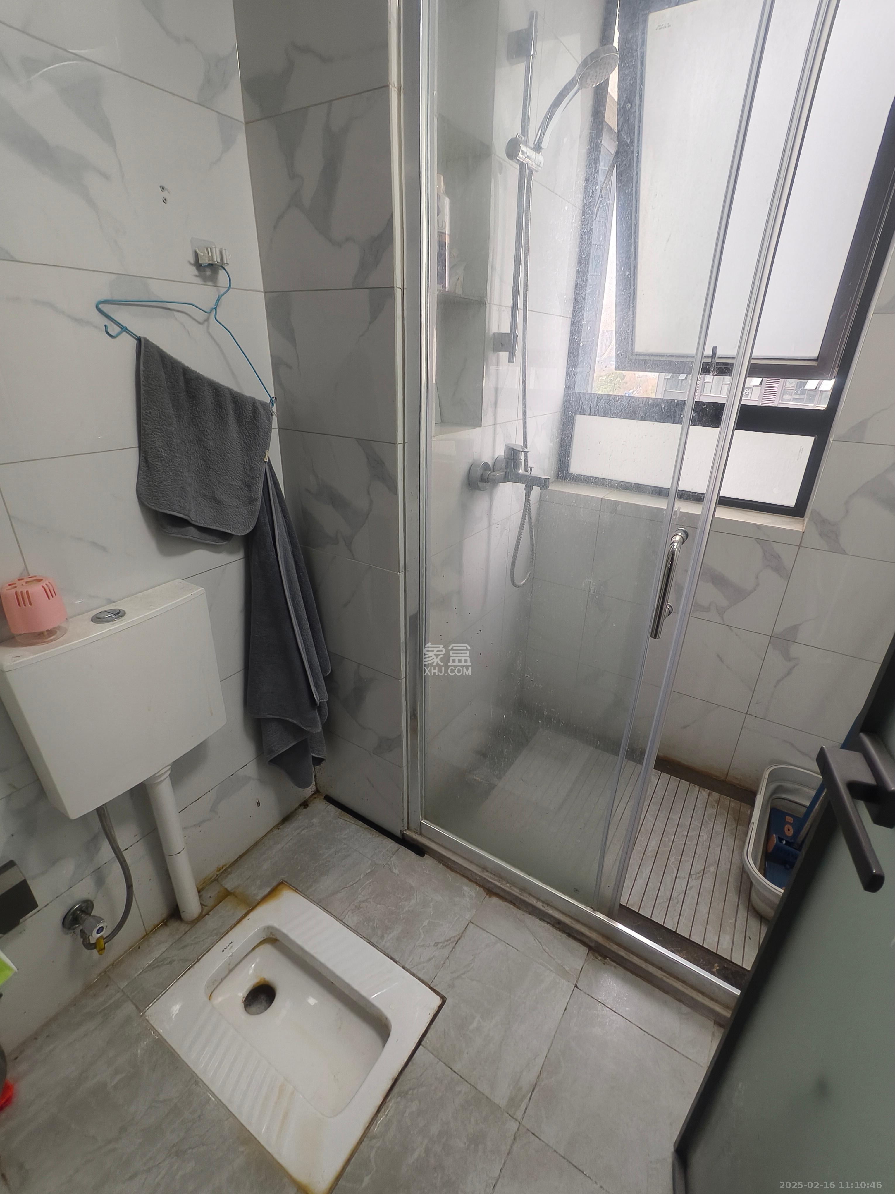 绿地V岛 4室2厅2卫 1000.0元/月 绿地V岛 4室2厅2卫 1000.0元/月室内图