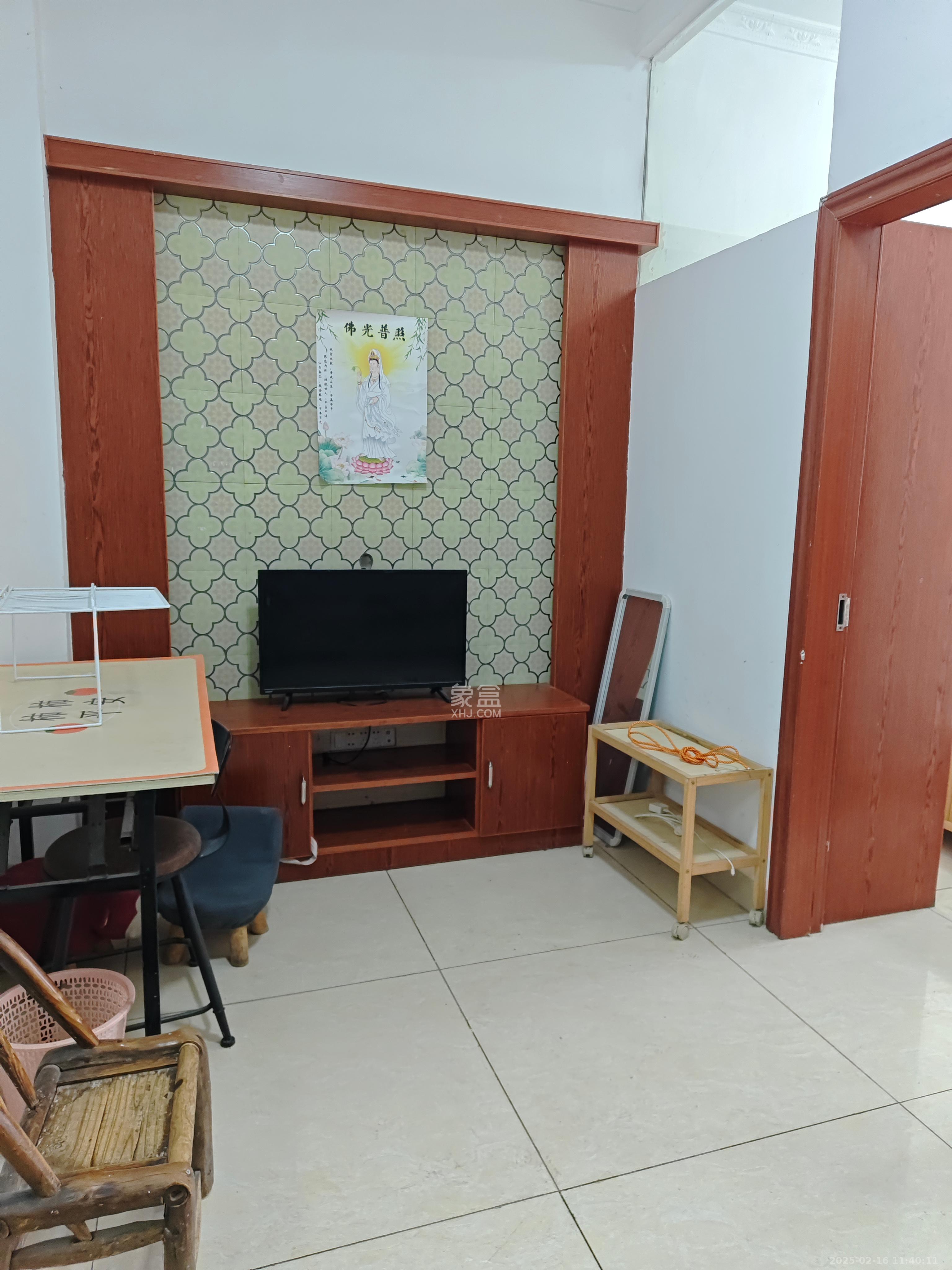 骑龙安置小区 1室1厅1卫 1200.0元/月 骑龙安置小区 1室1厅1卫 1200.0元/月室内图