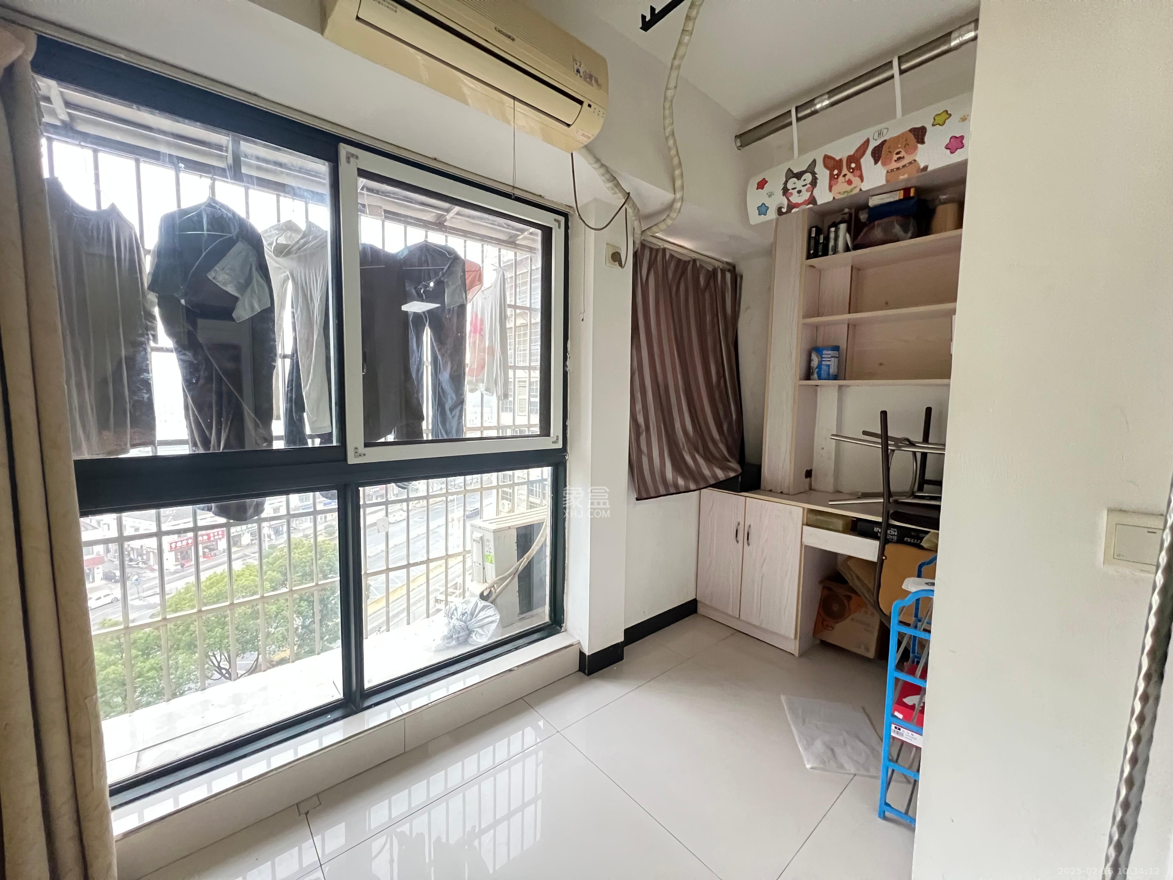 长房凤凰佳园  1室1厅1卫   1800.00元/月室内图