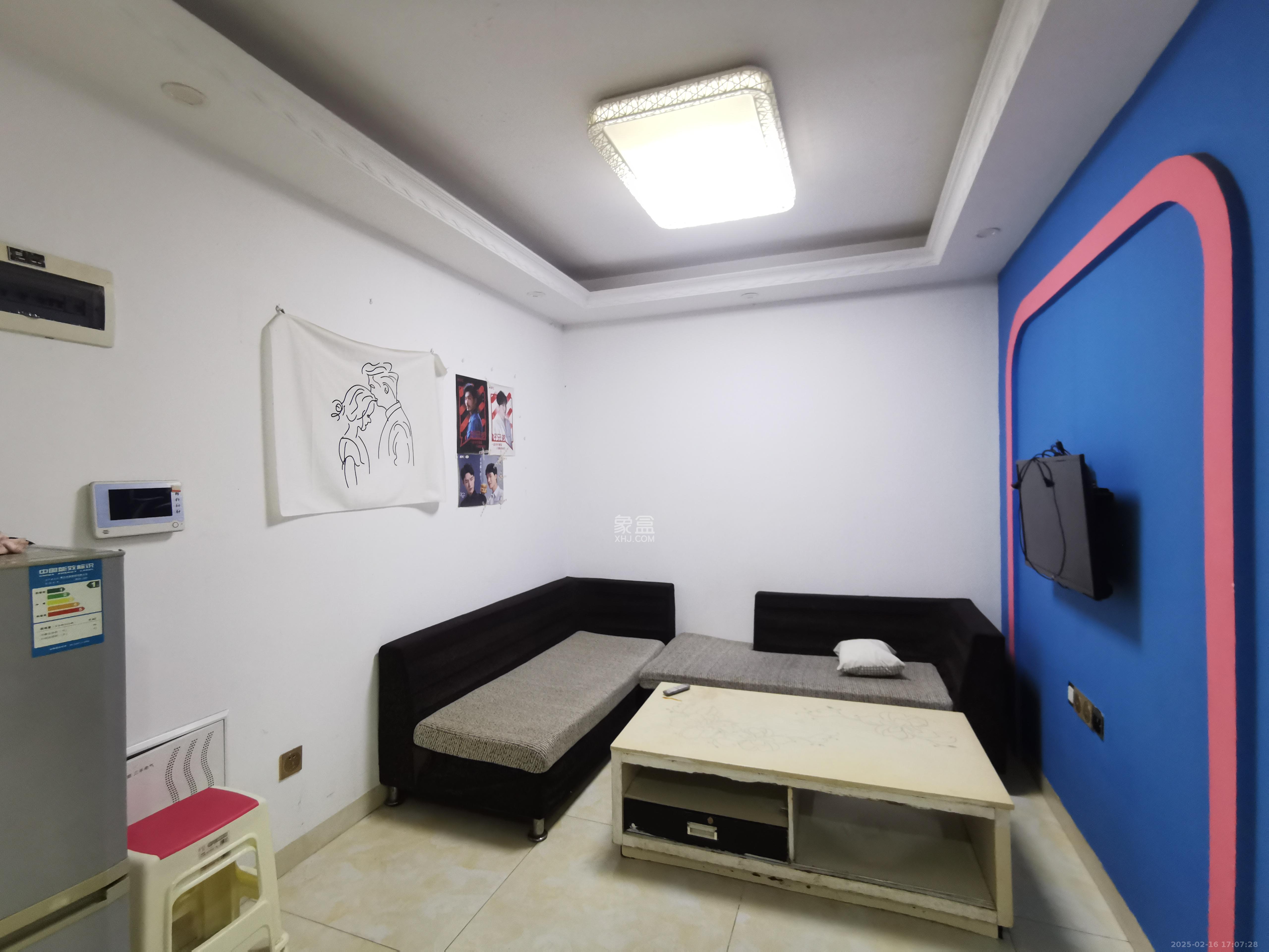 乾源国际  1室1厅1卫    1300.0元/月 乾源国际  1室1厅1卫    1300.0元/月