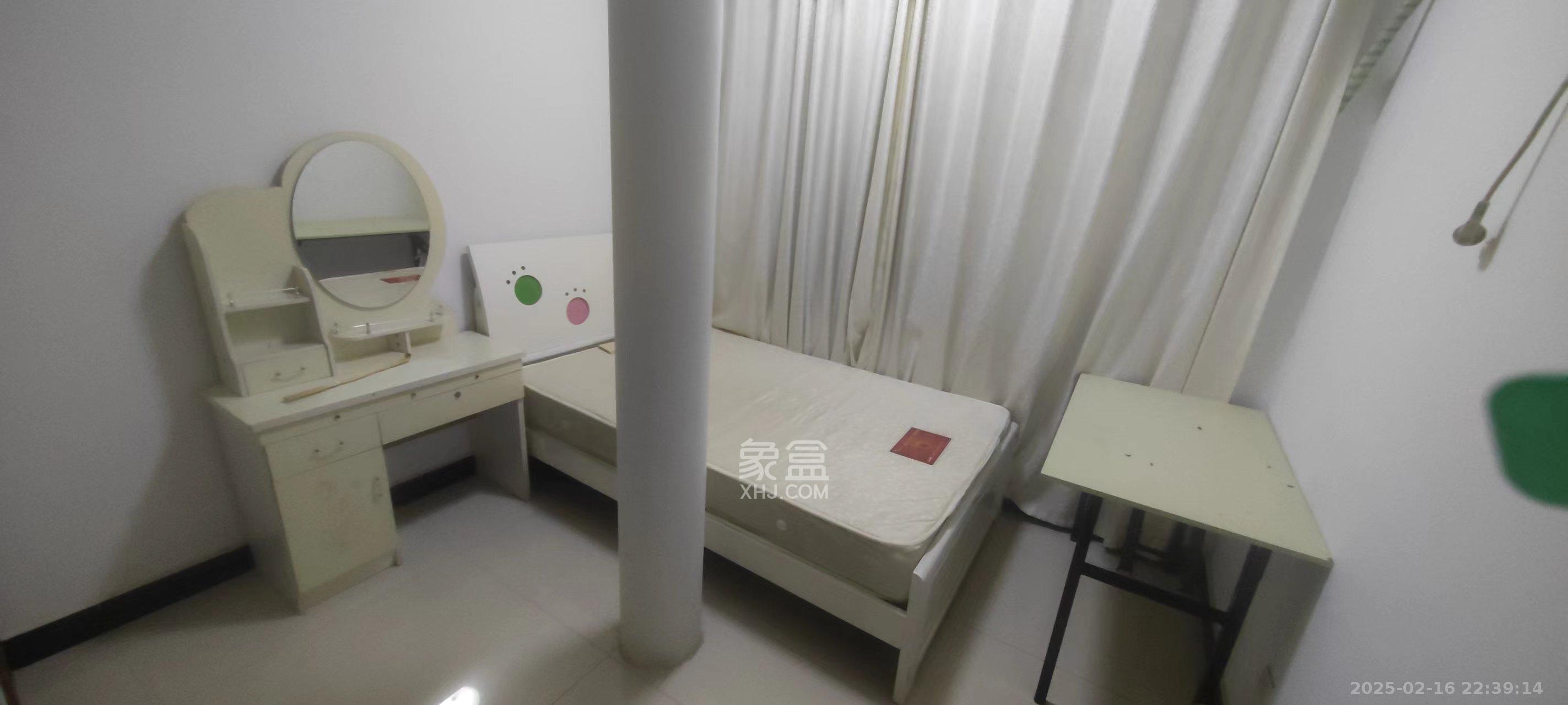 八家湾小区 3室2厅1卫 2400.0元/月 八家湾小区 3室2厅1卫 2400.0元/月室内图