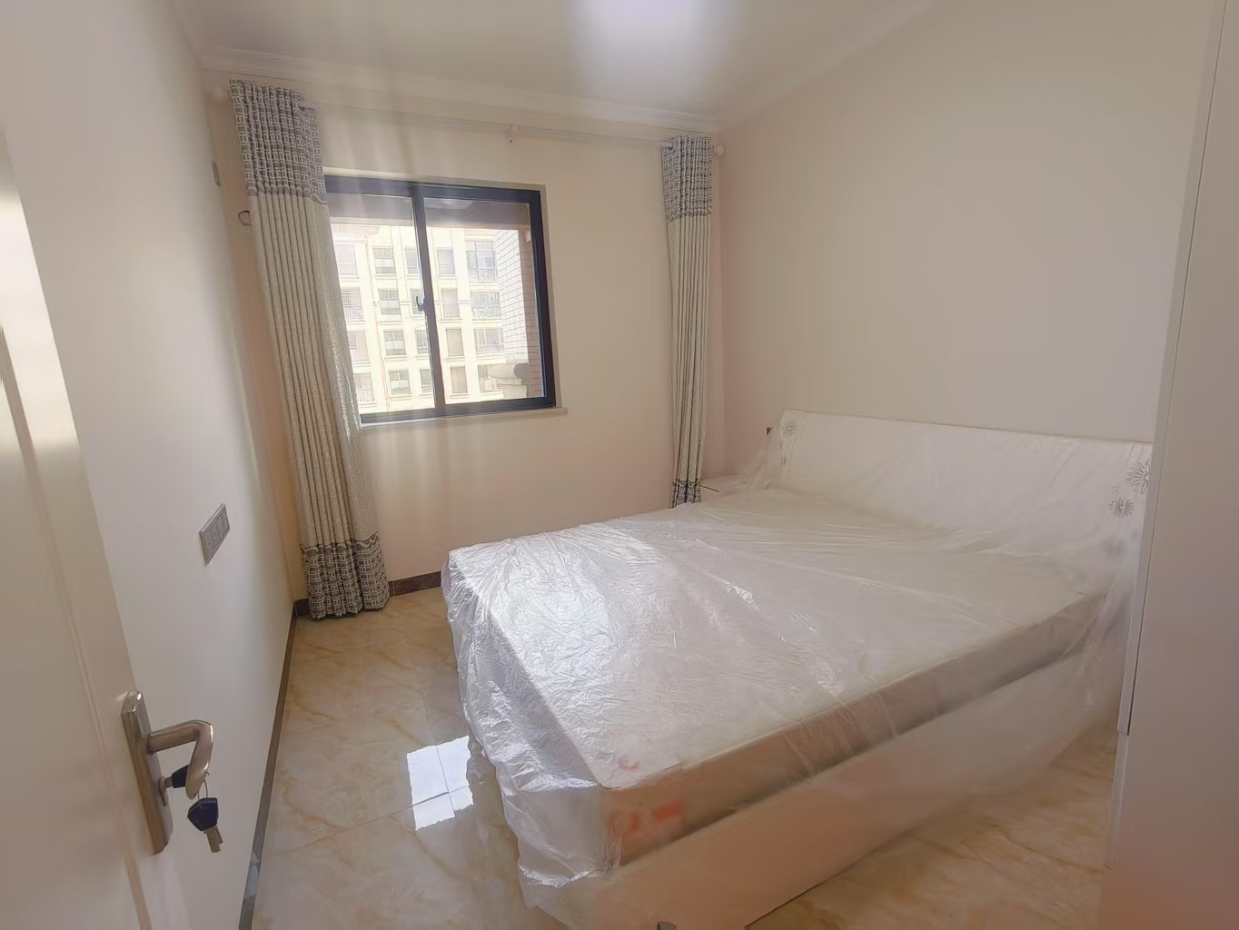 江畔人家 4室2厅2卫 5800.0元/月 江畔人家 4室2厅2卫 5800.0元/月室内图