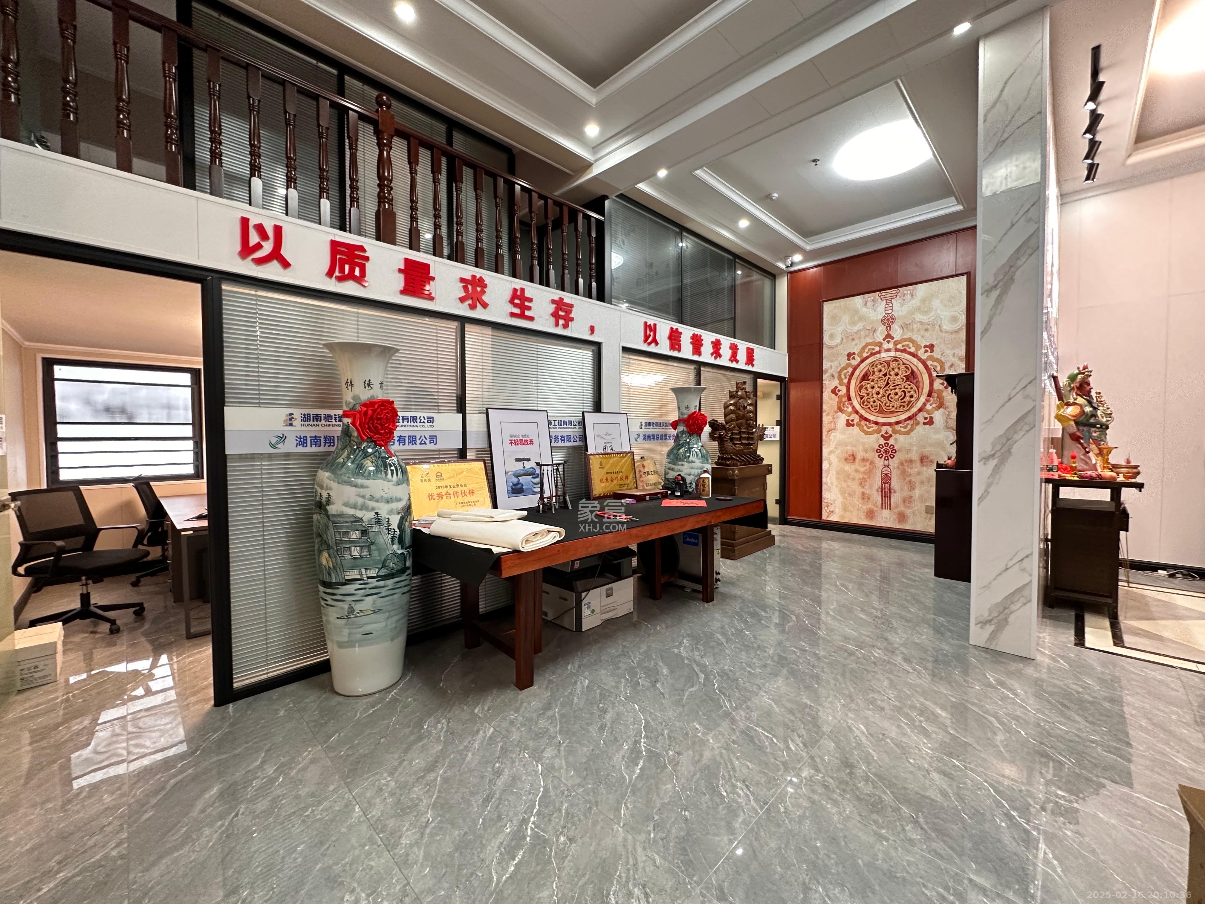 华润置地广场二期  5室2厅2卫   8600.00元/月室内图