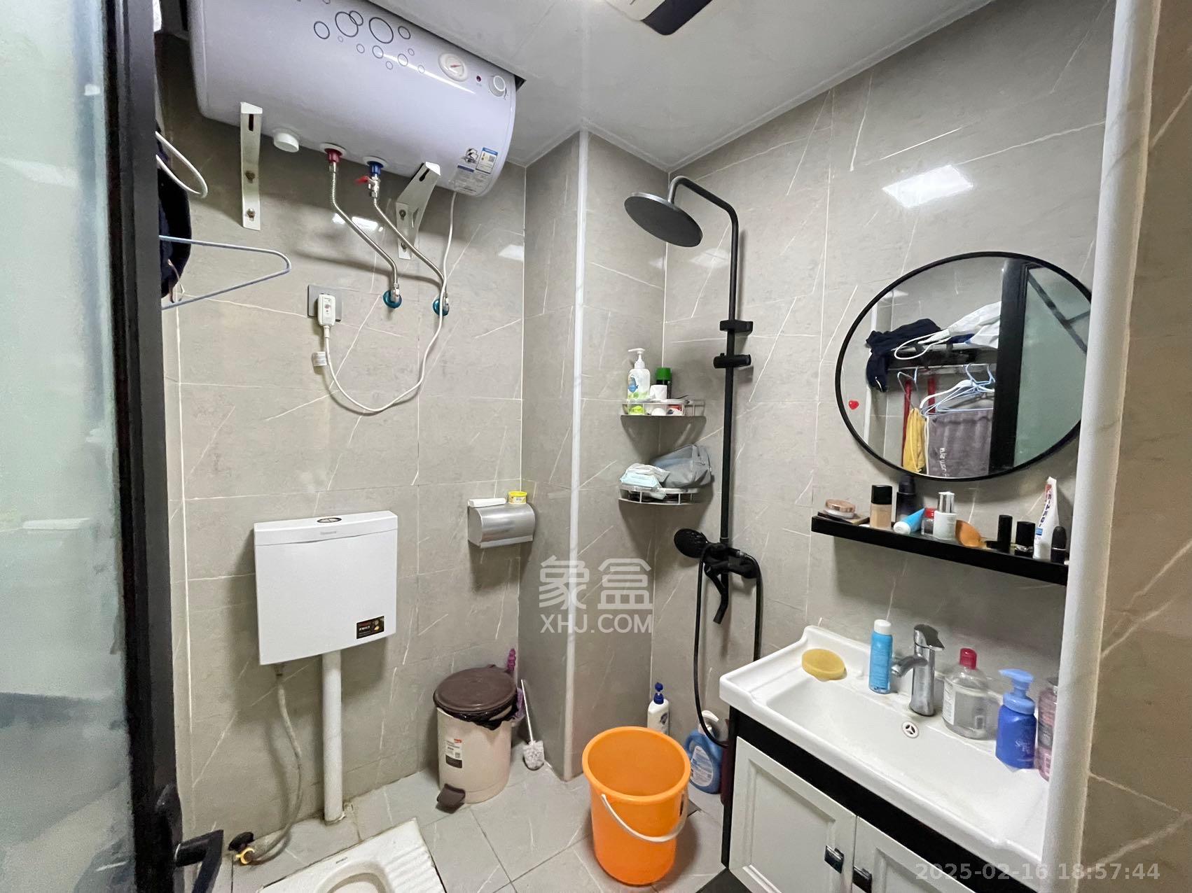 裕天国际商汇中心 1室1厅1卫 4800.0元/月 裕天国际商汇中心 1室1厅1卫 4800.0元/月室内图