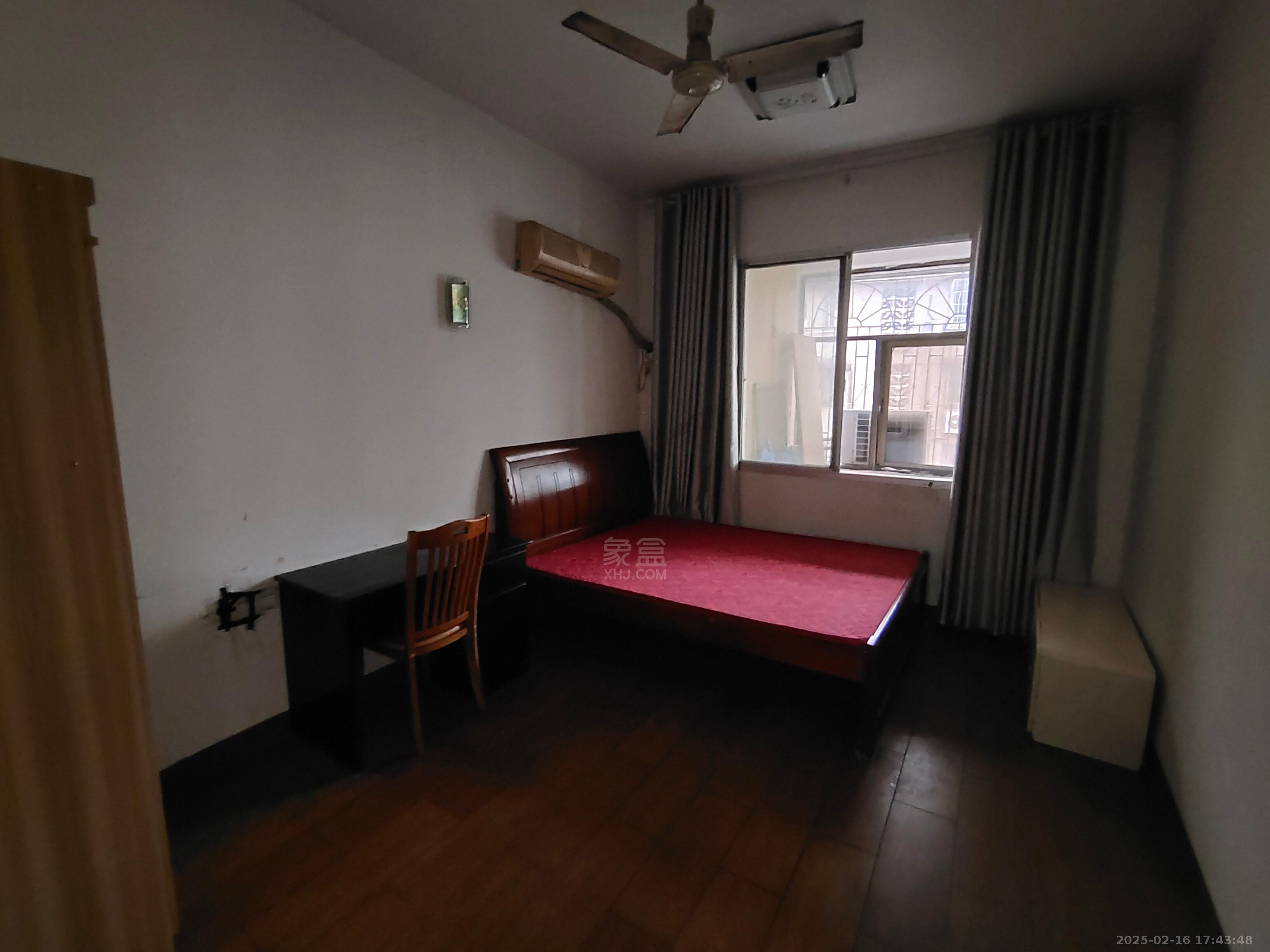 花园一村 3室1厅1卫 800.0元/月 花园一村 3室1厅1卫 800.0元/月室内图