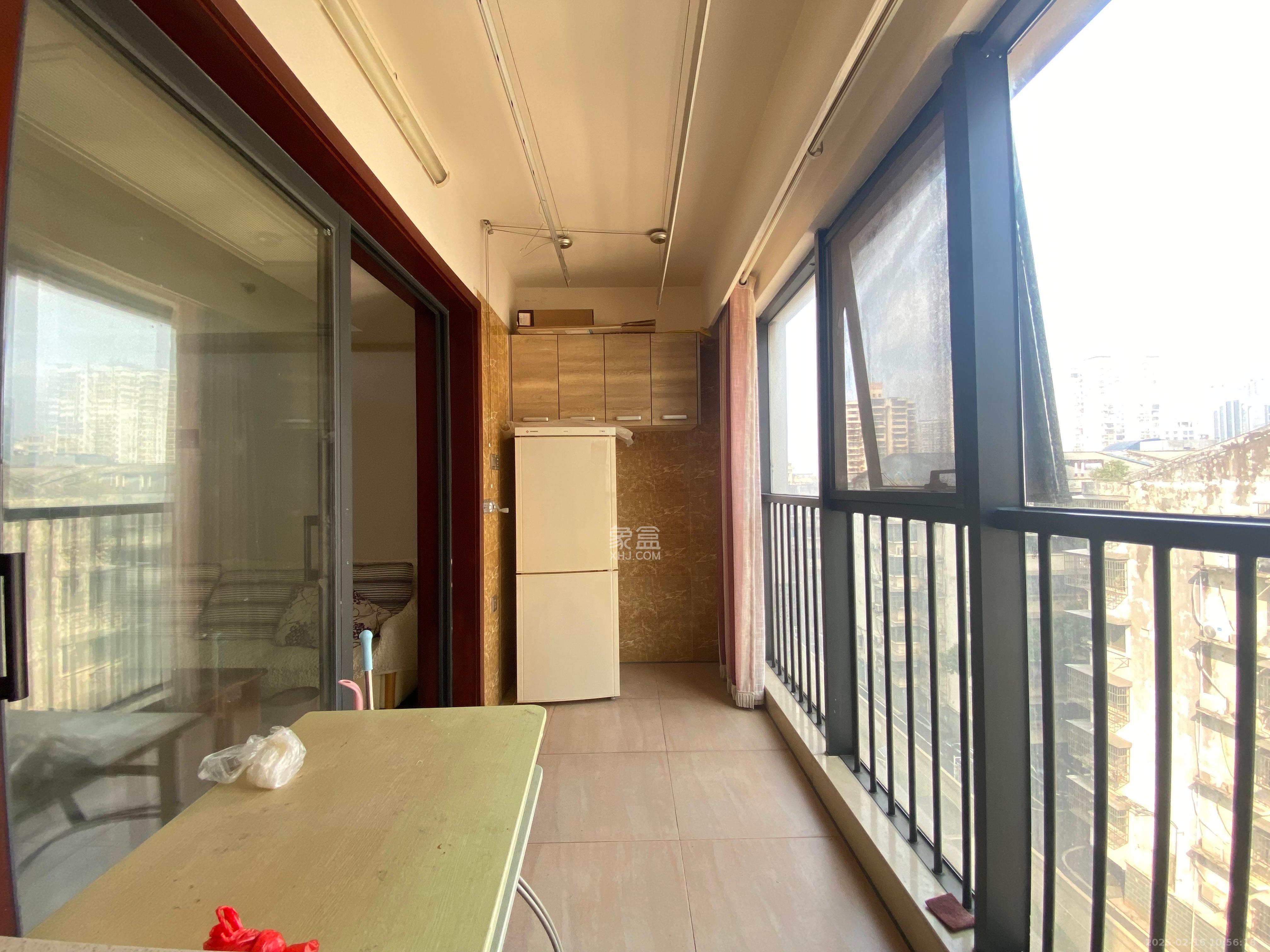 东塘瑞府  2室1厅1卫    2800.0元/月室内图