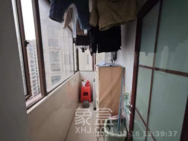 高信向日葵  3室2厅2卫   2800.00元/月室内图