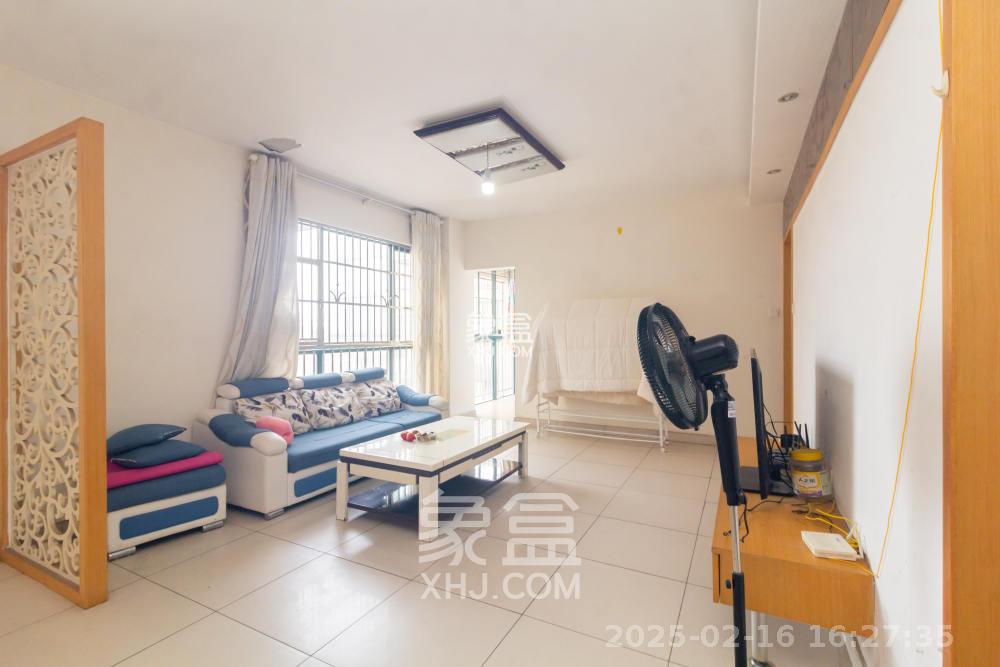 华天LOHO小镇 2室1厅1卫 1500.0元/月 华天LOHO小镇 2室1厅1卫 1500.0元/月室内图