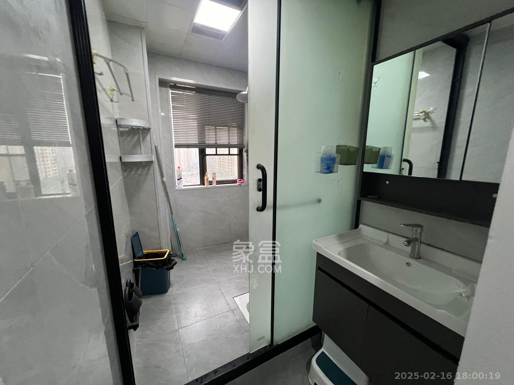 阳光城尚东湾凌云府 4室2厅2卫 3000.0元/月 阳光城尚东湾凌云府 4室2厅2卫 3000.0元/月室内图