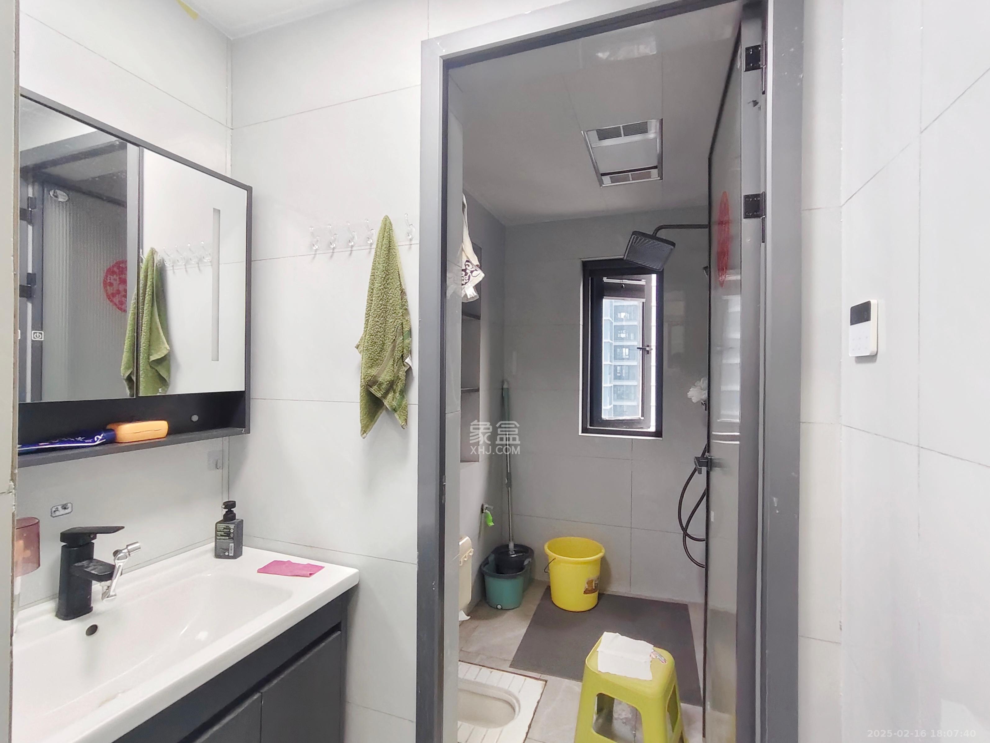 蔷薇国际 1室1厅1卫 750.0元/月 蔷薇国际 1室1厅1卫 750.0元/月室内图