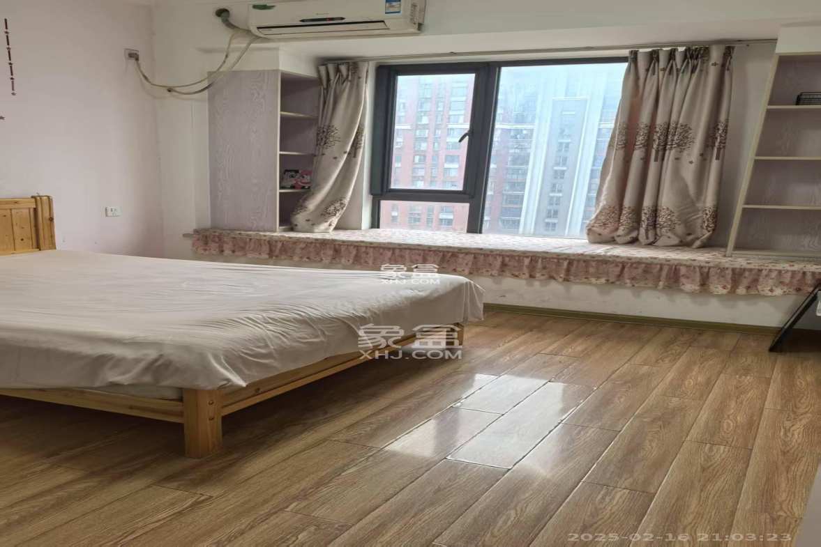 华润凤凰城二期 3室2厅1卫 1800.0元/月 华润凤凰城二期 3室2厅1卫 1800.0元/月室内图