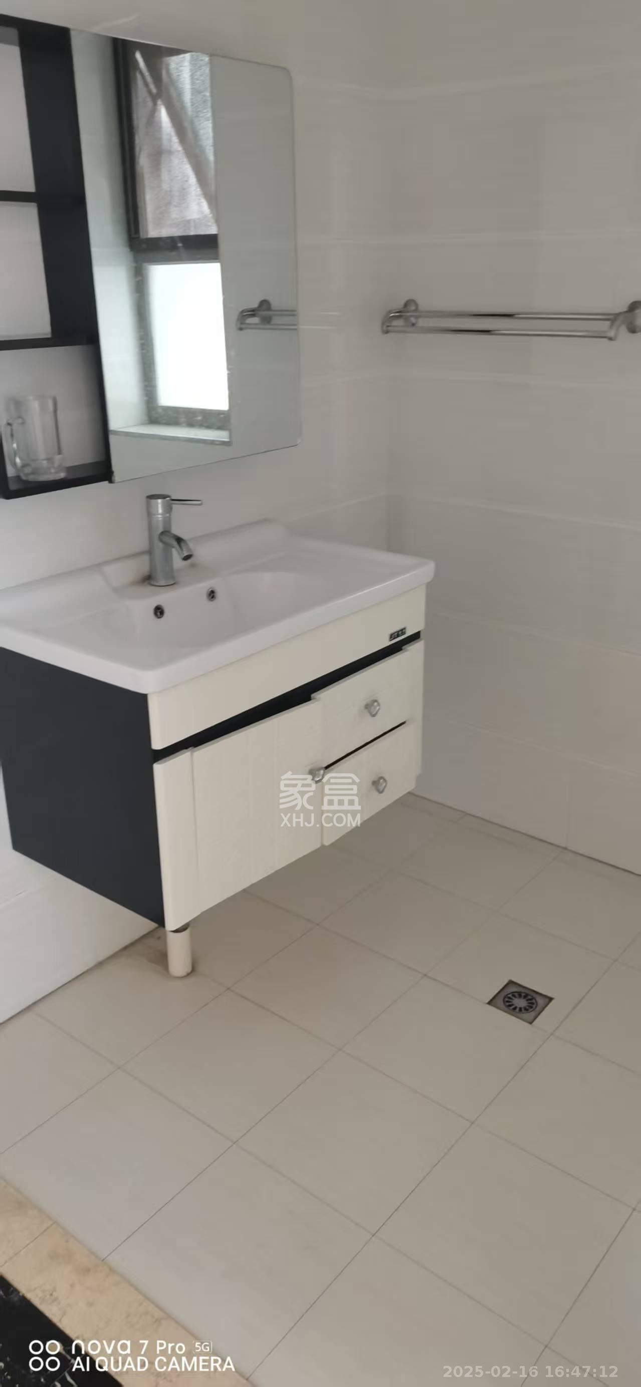 怡海星城 2室2厅1卫 1700.0元/月 怡海星城 2室2厅1卫 1700.0元/月室内图