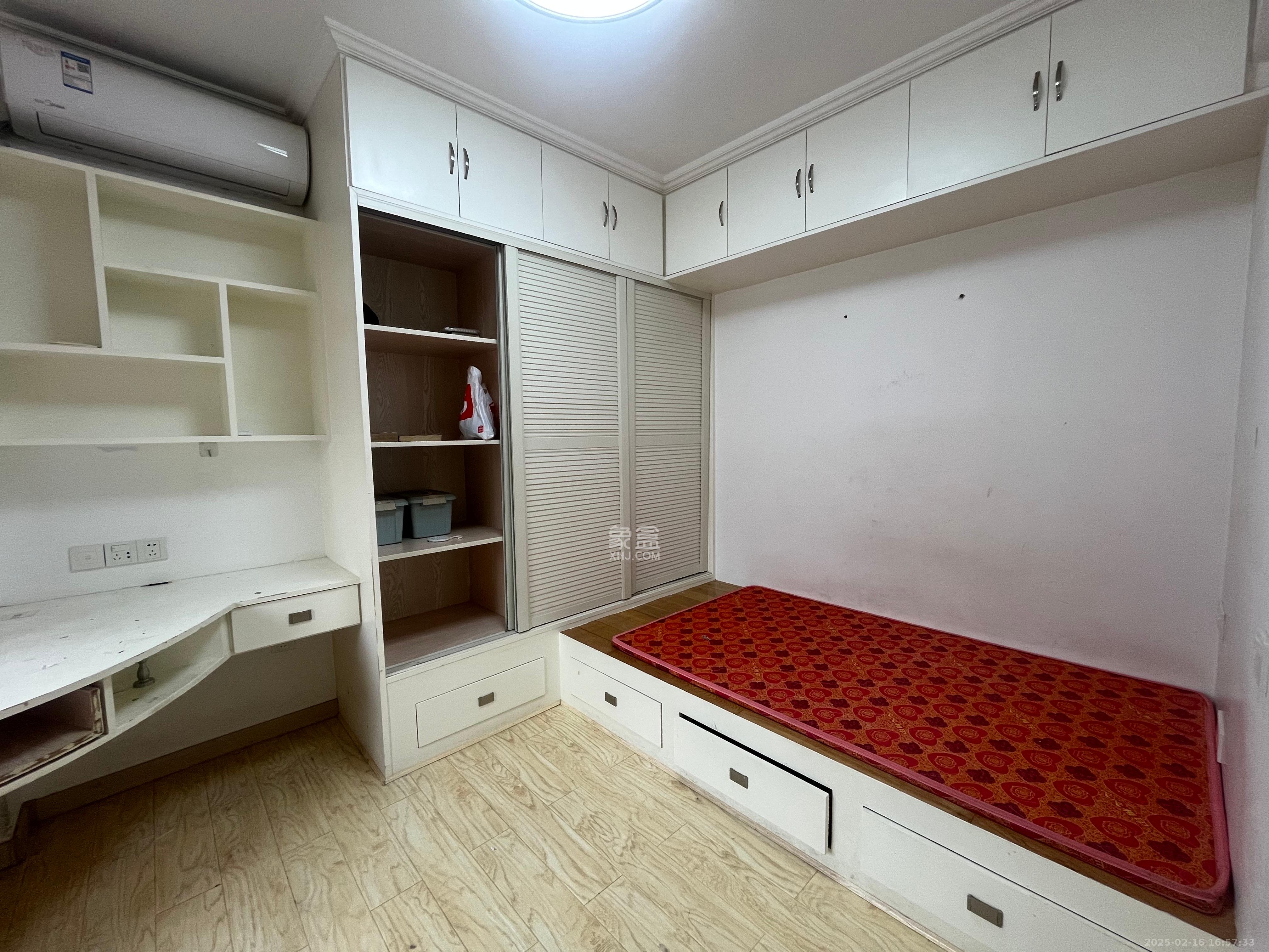 长房西城湾 4室2厅2卫 4000.0元/月 长房西城湾 4室2厅2卫 4000.0元/月室内图