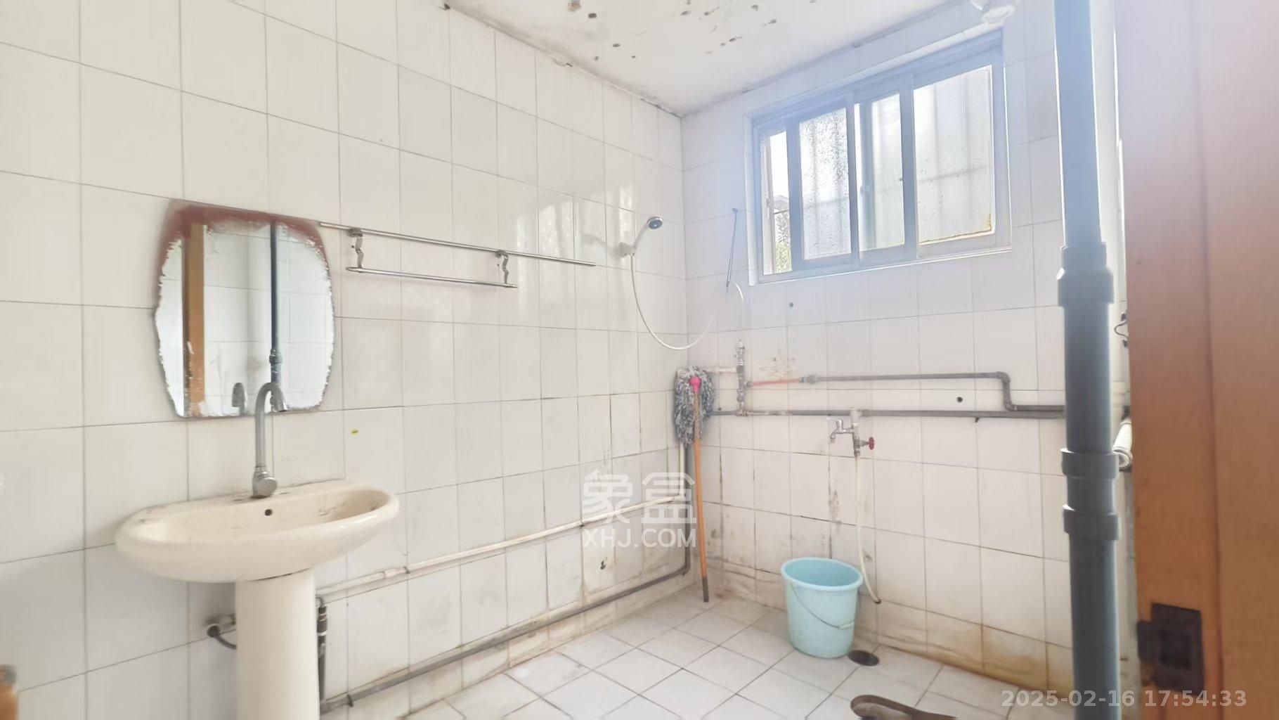 霞西小区 3室2厅2卫 1200.0元/月 霞西小区 3室2厅2卫 1200.0元/月室内图