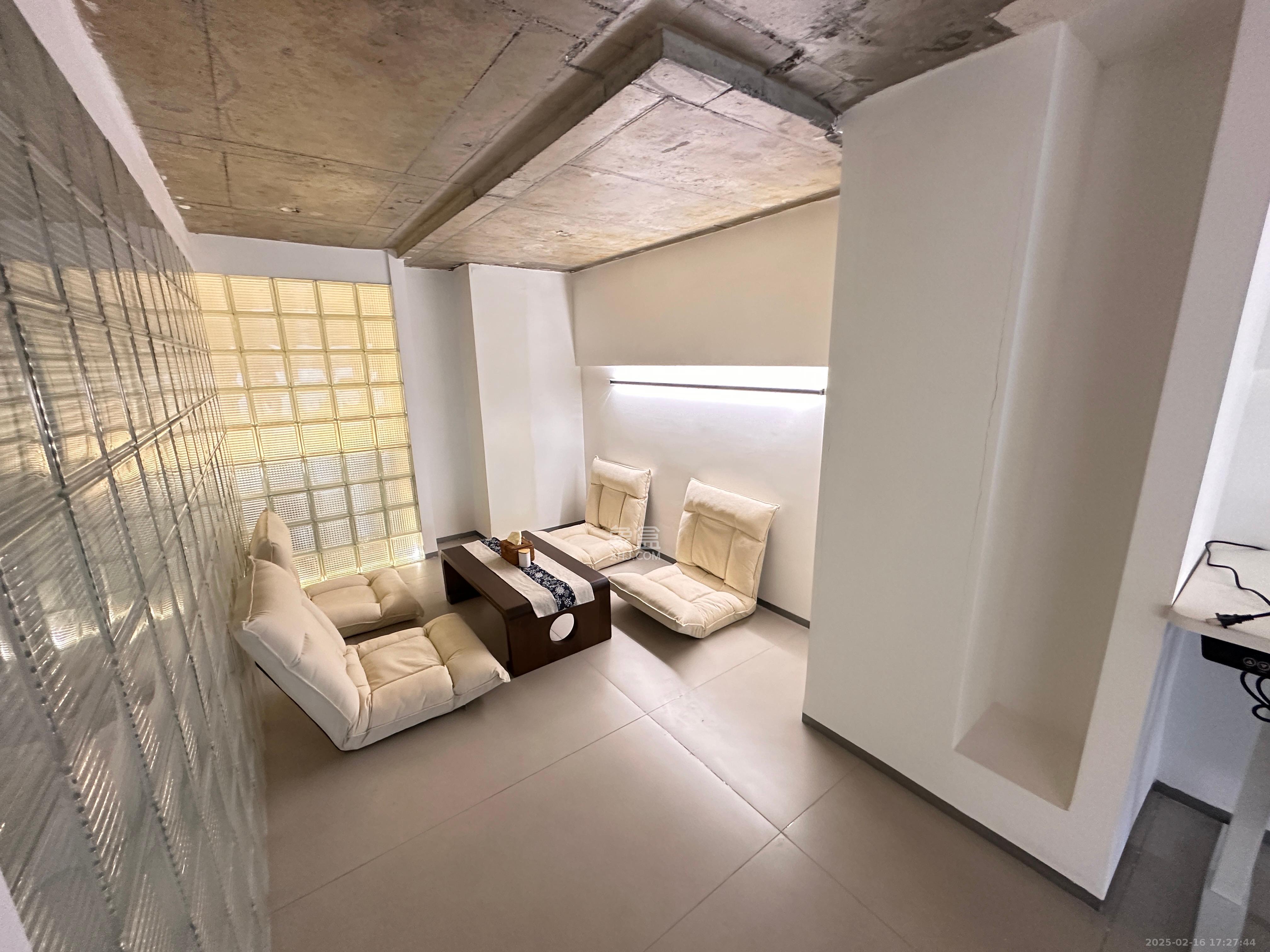 佳兆业云顶都汇 1室1厅1卫 1200.0元/月 佳兆业云顶都汇 1室1厅1卫 1200.0元/月室内图