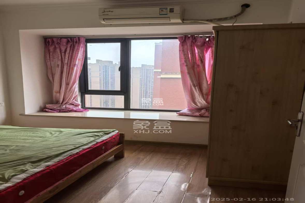 华润凤凰城二期 3室2厅1卫 1800.0元/月 华润凤凰城二期 3室2厅1卫 1800.0元/月室内图