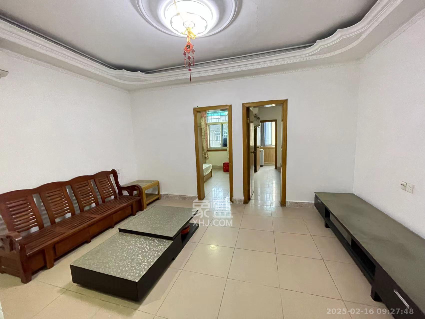 红旗区四片  2室2厅1卫    1800.0元/月 红旗区四片  2室2厅1卫    1800.0元/月室内图