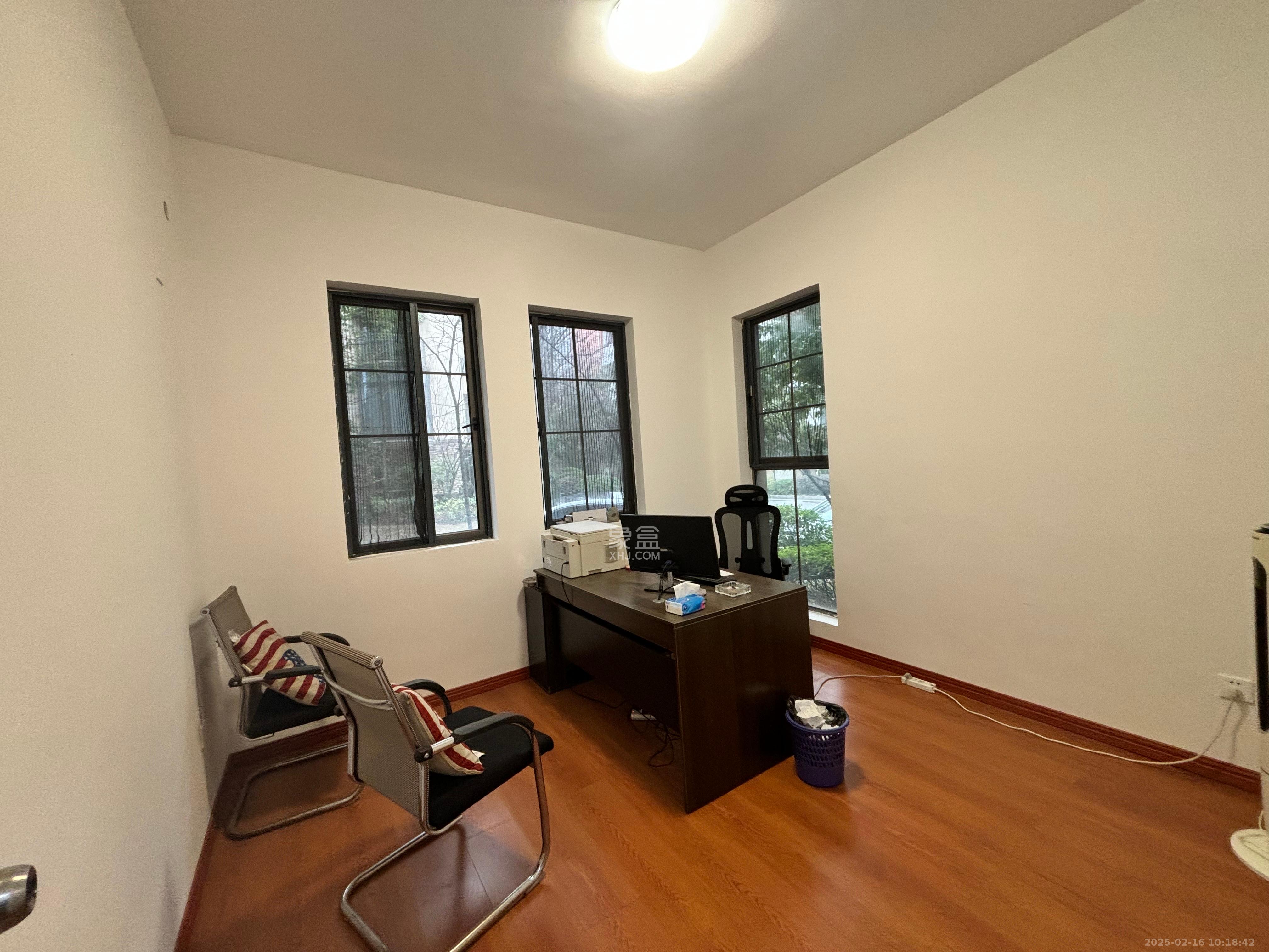 托斯卡纳洋房高层 5室3厅3卫 7500.0元/月 托斯卡纳洋房高层 5室3厅3卫 7500.0元/月室内图