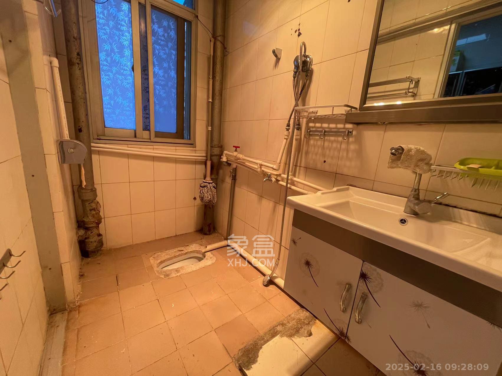 红旗区四片  2室2厅1卫    1800.0元/月 红旗区四片  2室2厅1卫    1800.0元/月室内图