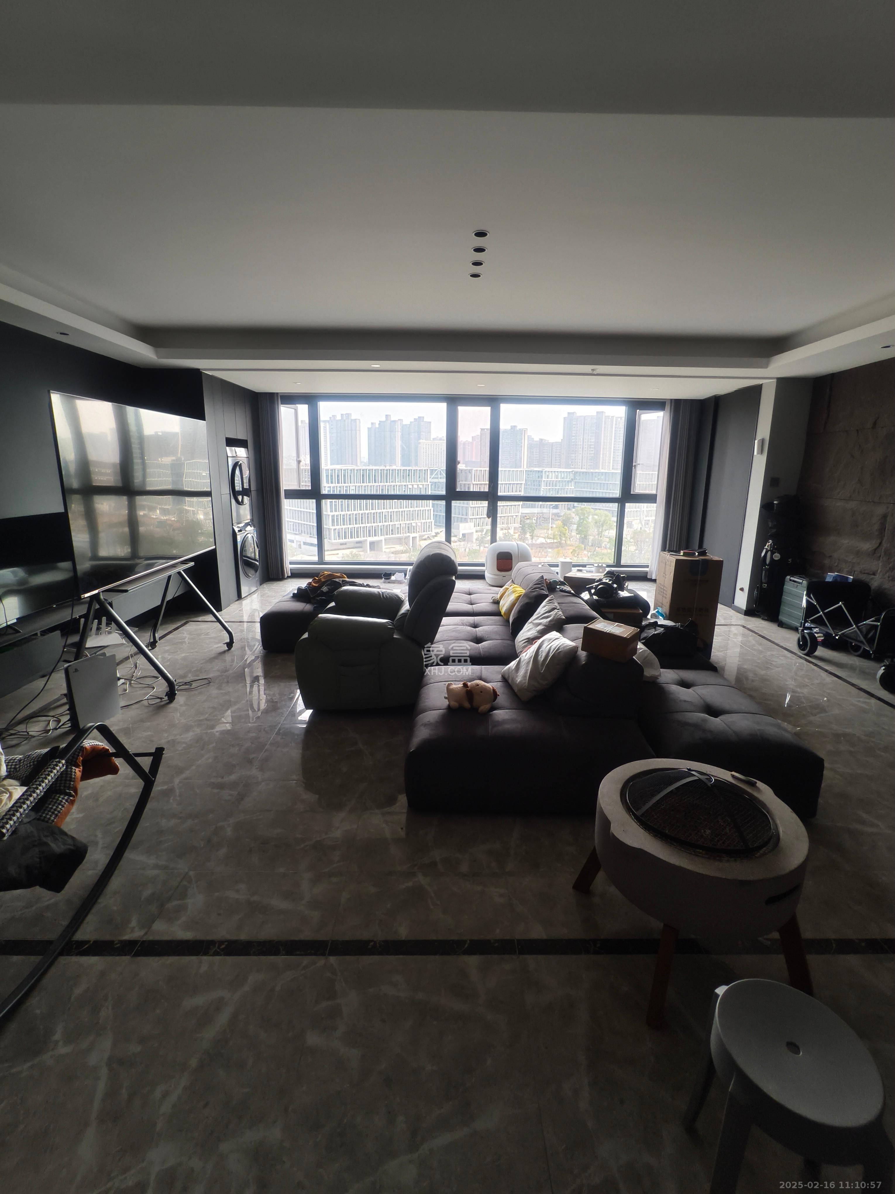 绿地V岛 4室2厅2卫 1000.0元/月 绿地V岛 4室2厅2卫 1000.0元/月室内图