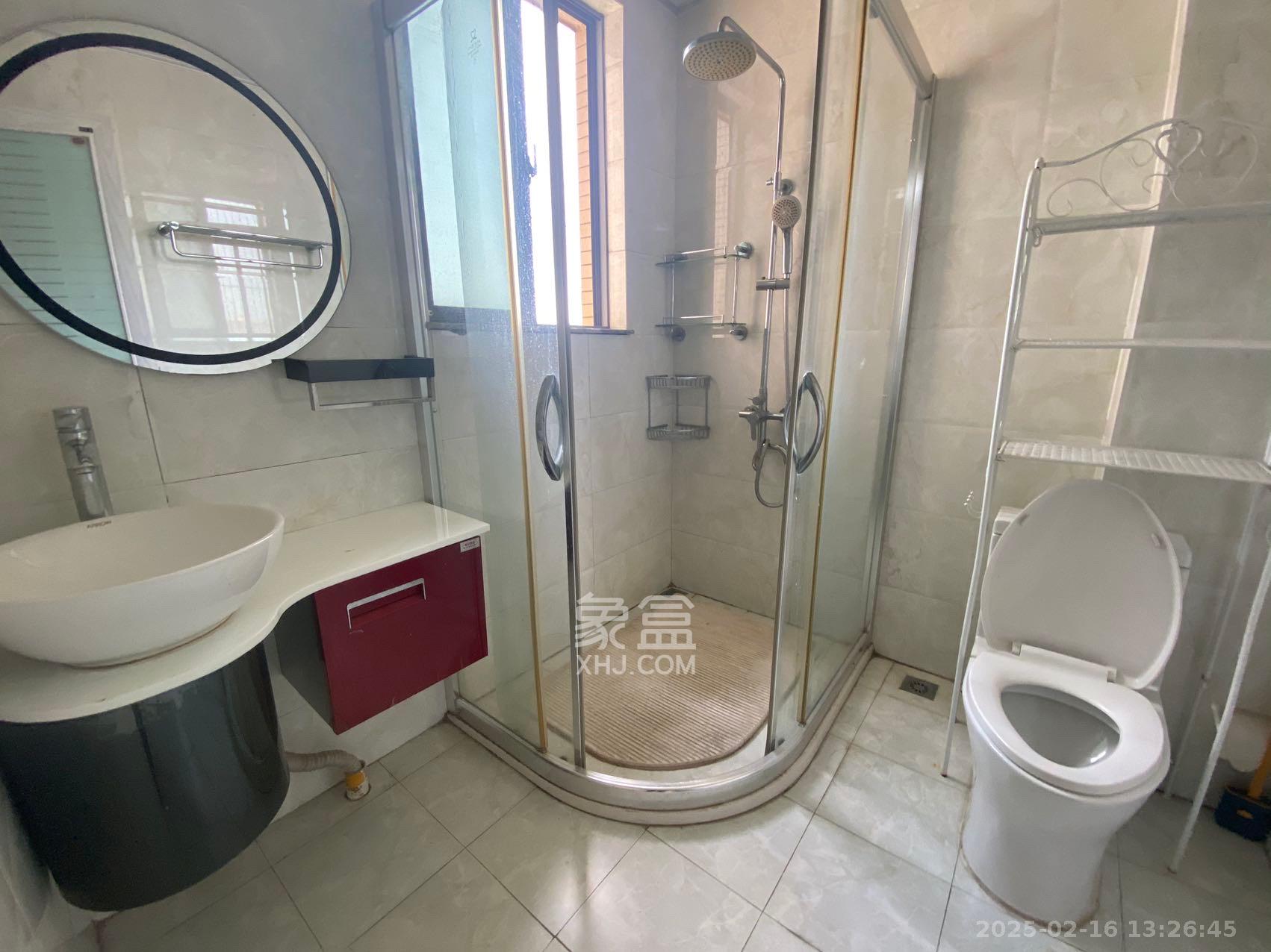 鑫天御景湾  3室2厅2卫   2300.00元/月室内图