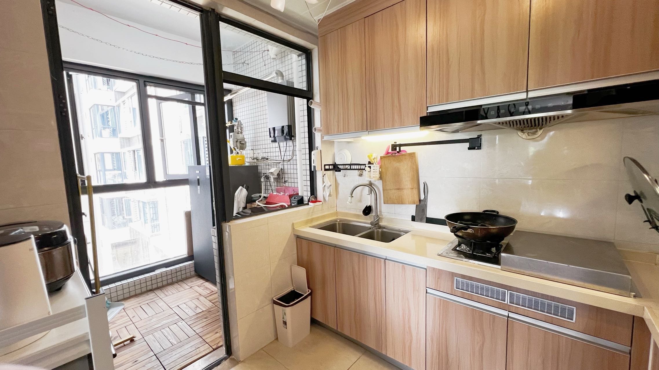 碧桂园滨海国际二期(君临湾) 3室2厅1卫 236.0万 碧桂园滨海国际二期(君临湾) 3室2厅1卫 236.0万厨房