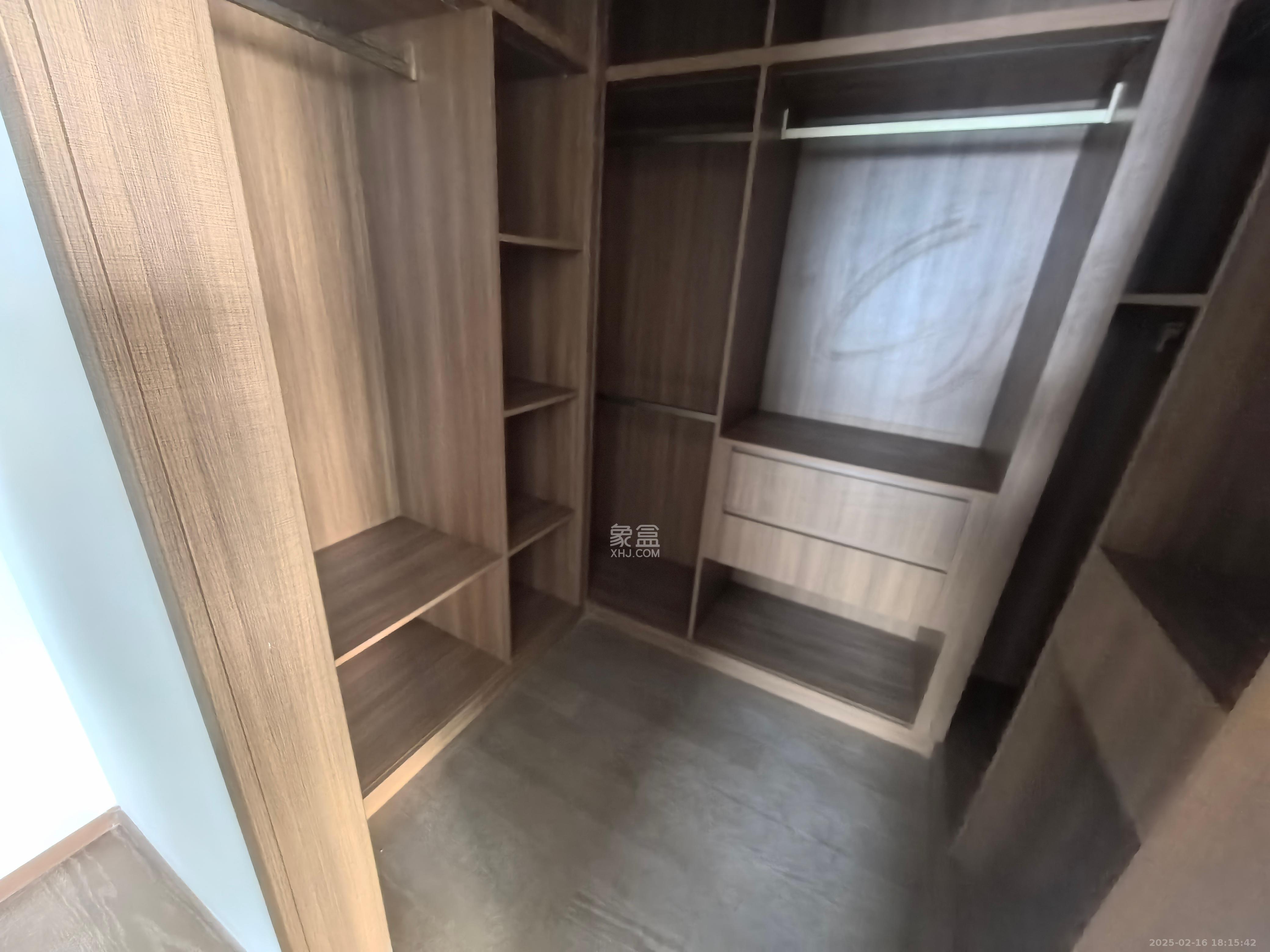 江山印 4室2厅4卫 11800.0元/月 江山印 4室2厅4卫 11800.0元/月室内图