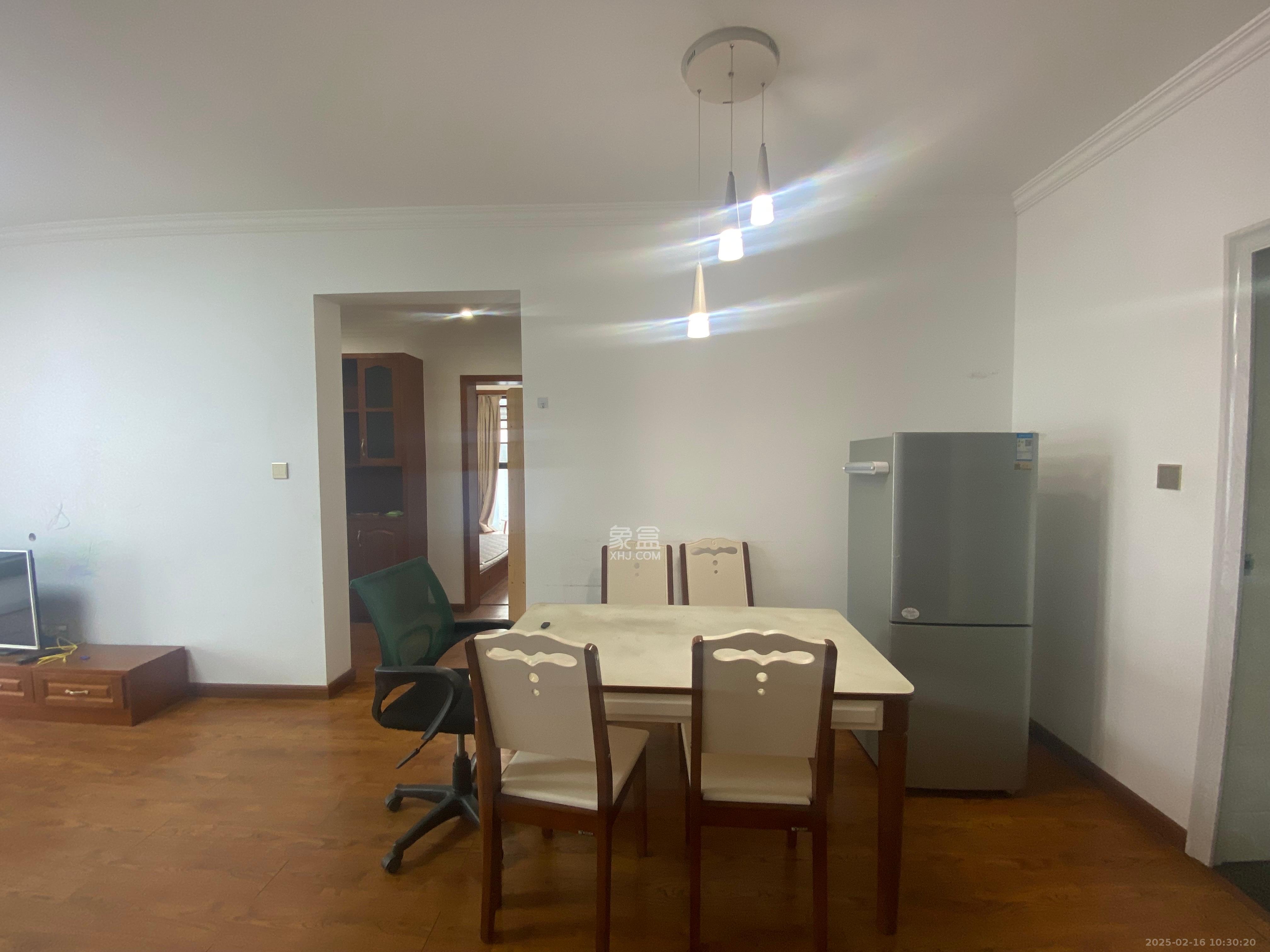 荣盛花语书苑 3室2厅1卫 2800.0元/月 荣盛花语书苑 3室2厅1卫 2800.0元/月室内图