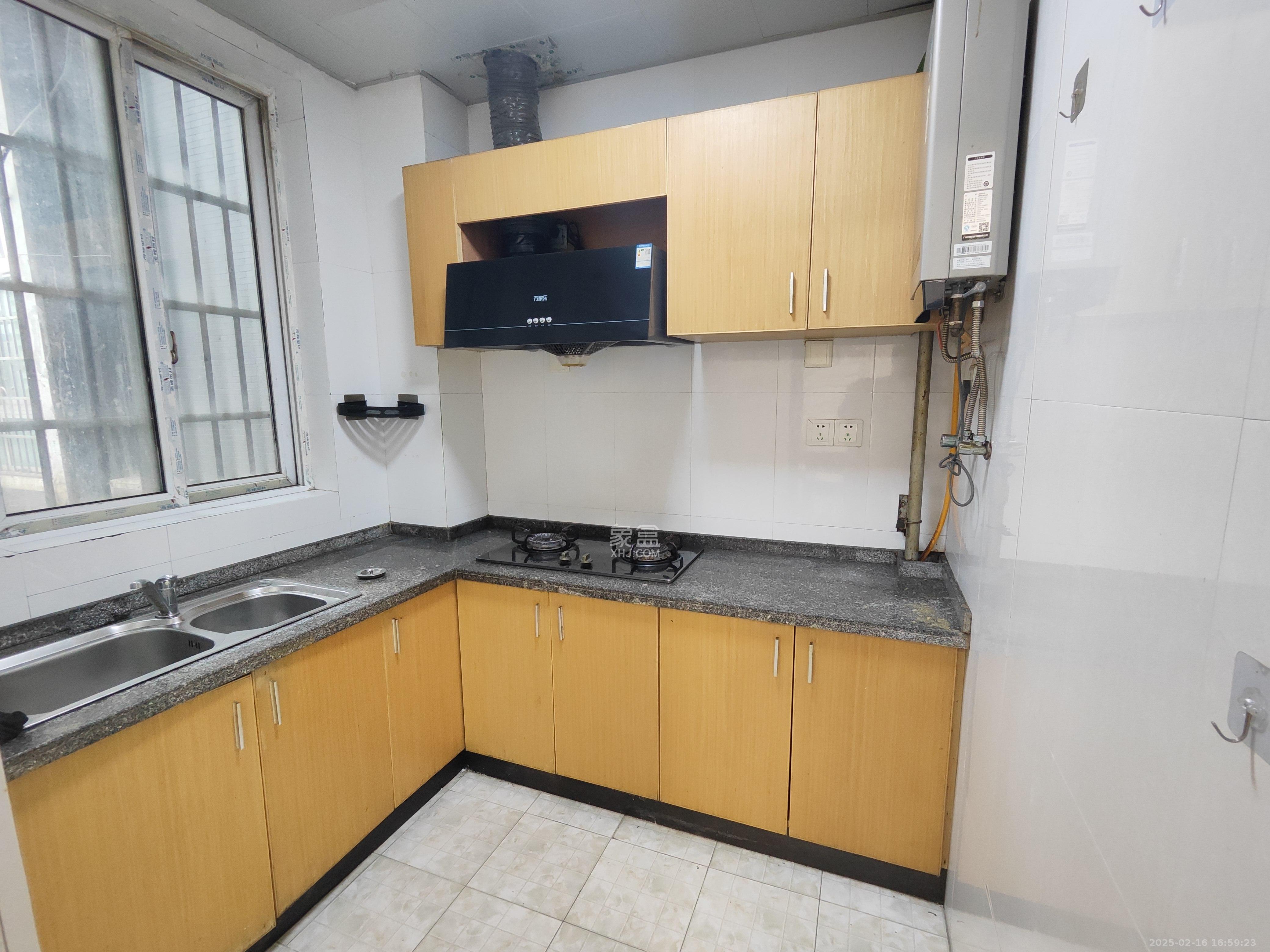 明天一城 2室2厅1卫 1300.0元/月 明天一城 2室2厅1卫 1300.0元/月室内图